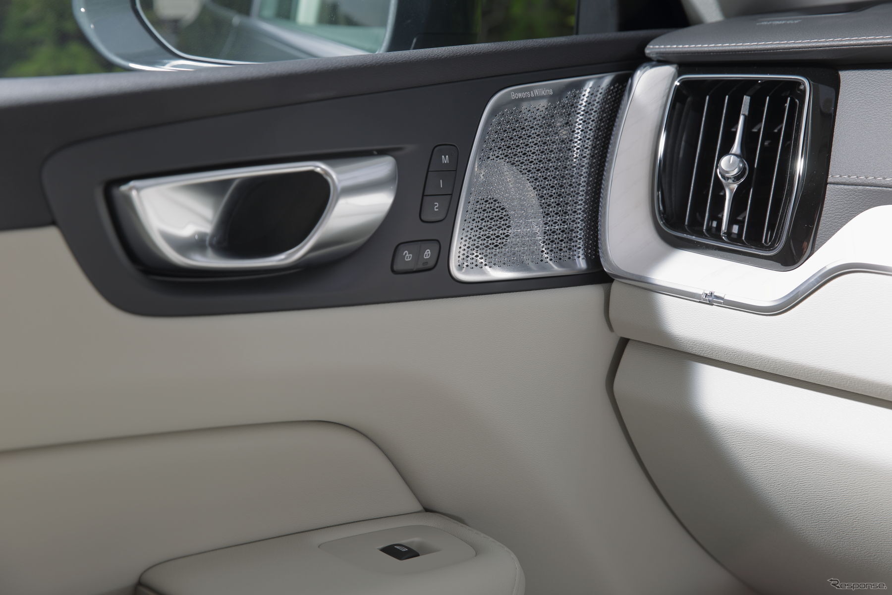 ボルボ XC60 ウルトラB5 AWD