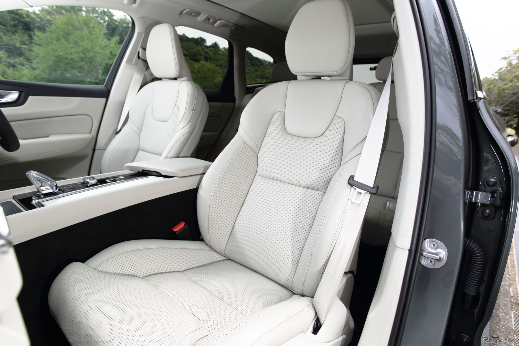 ボルボ XC60 ウルトラB5 AWD