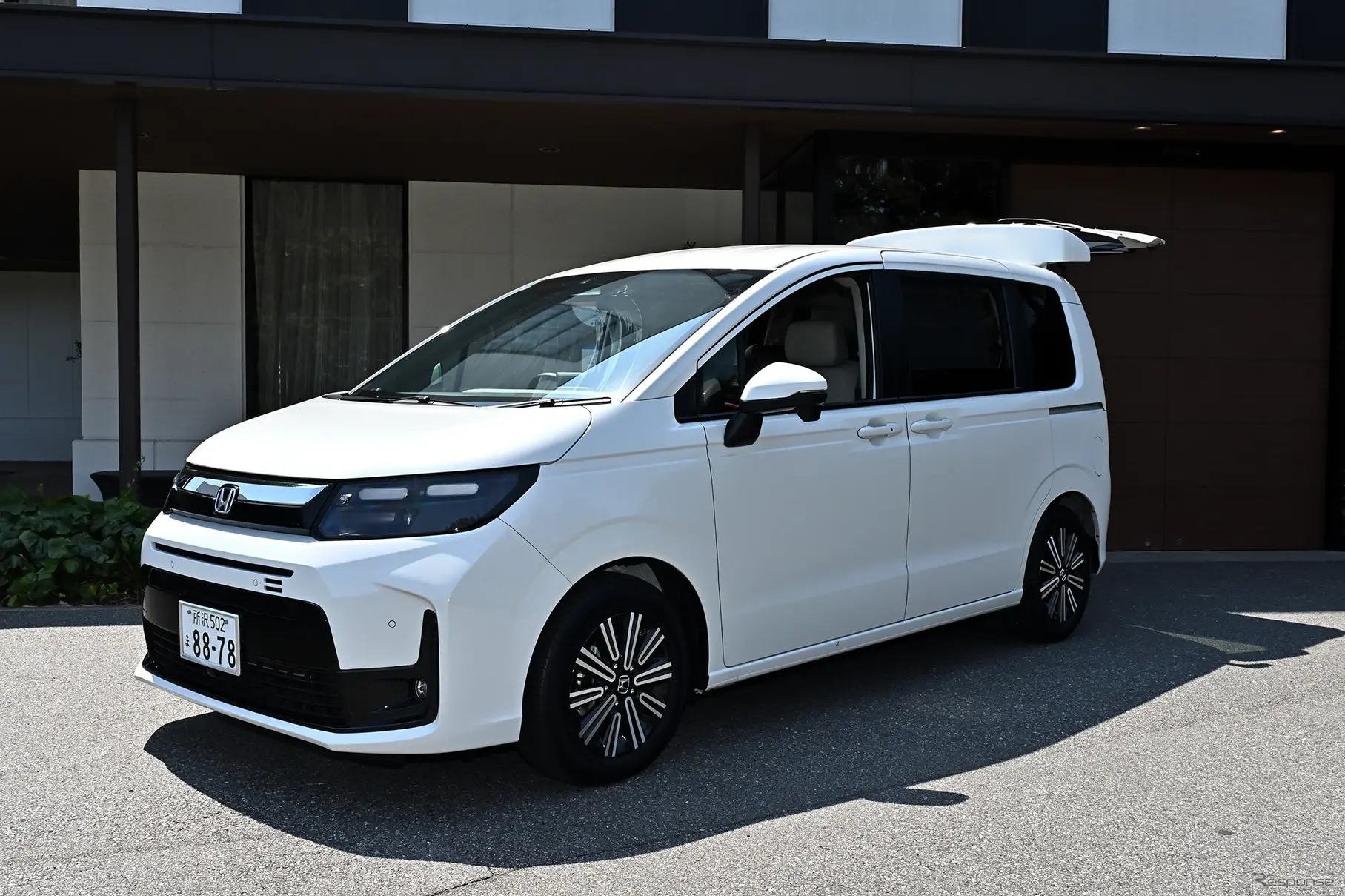 チャイルドシートを装着したフリードe:HEV AIR
