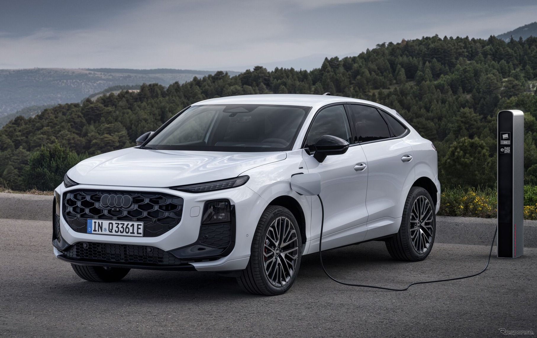 アウディ Q3スポーツバック eハイブリッド新型