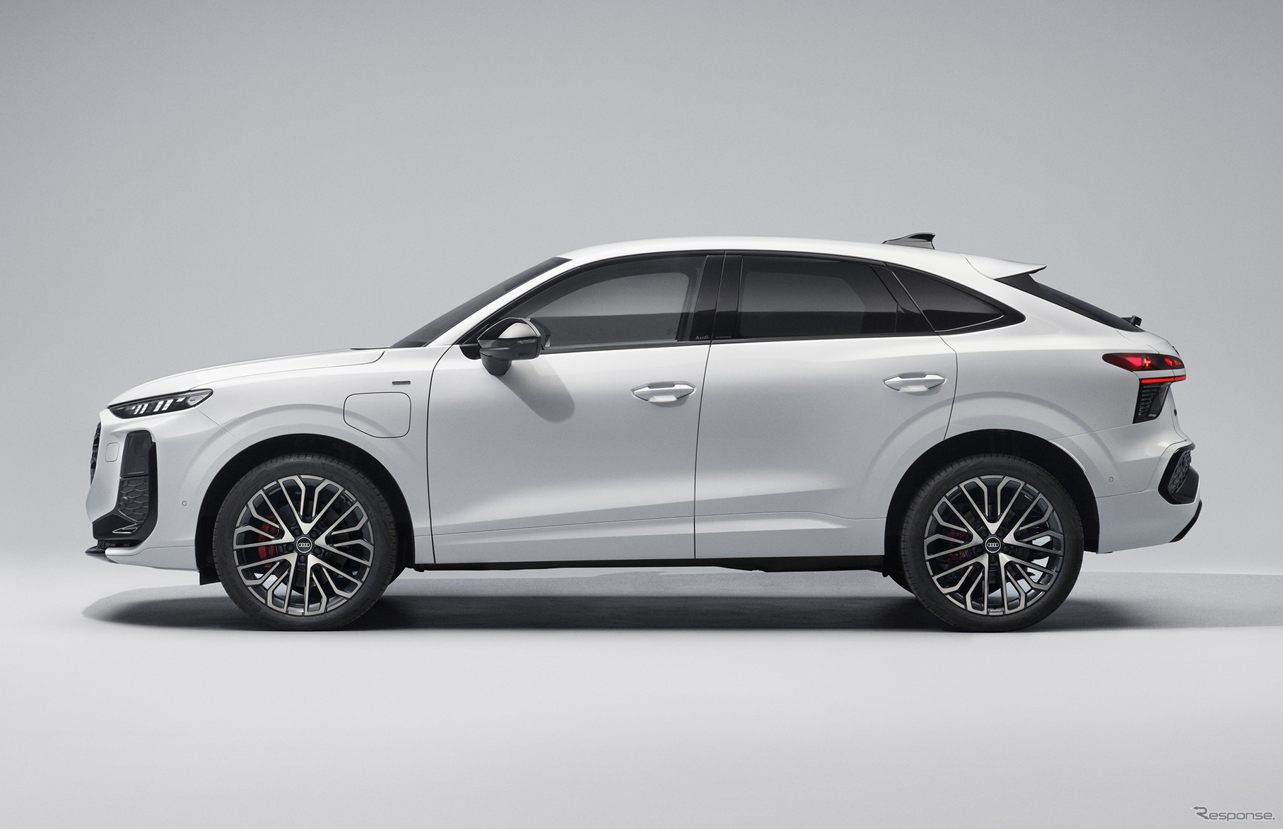 アウディ Q3スポーツバック eハイブリッド新型