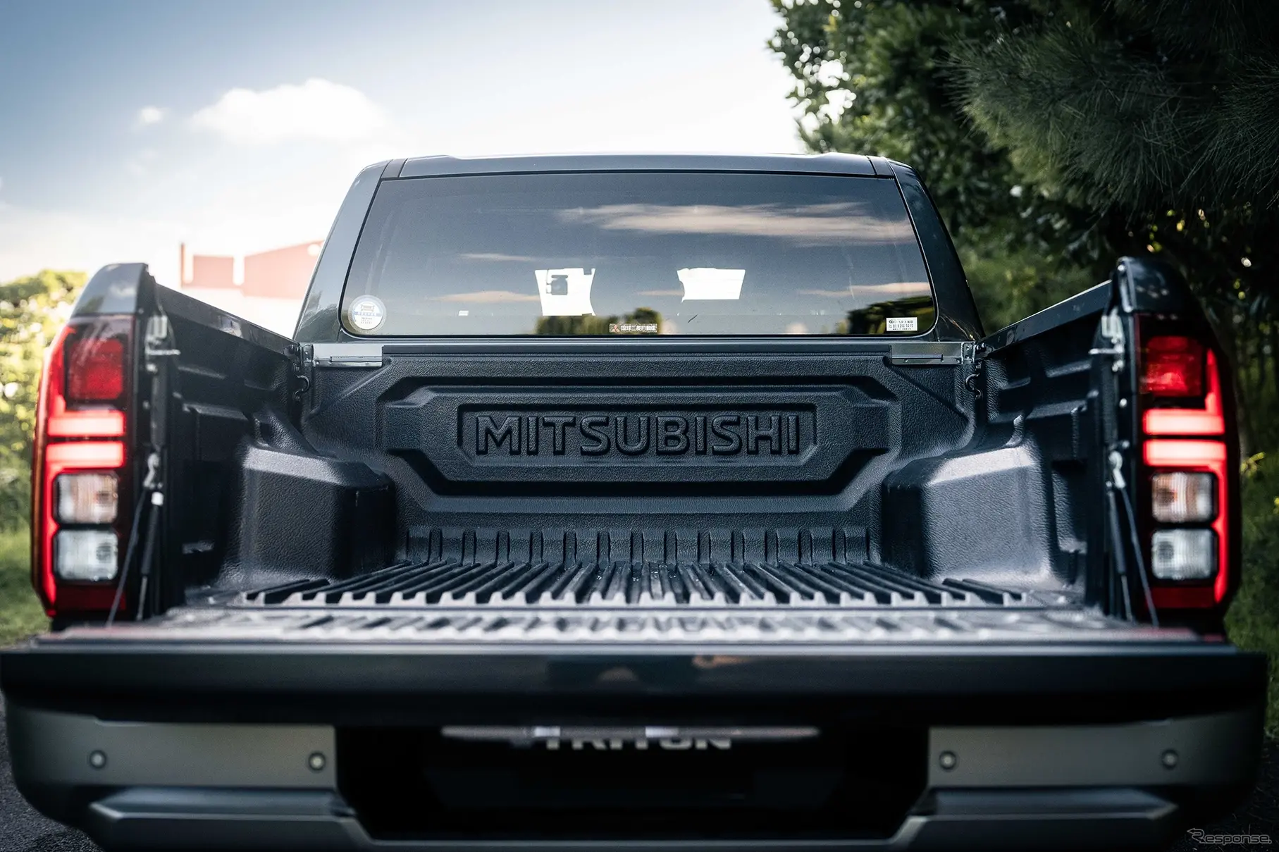 MITSUBISHI TRITON