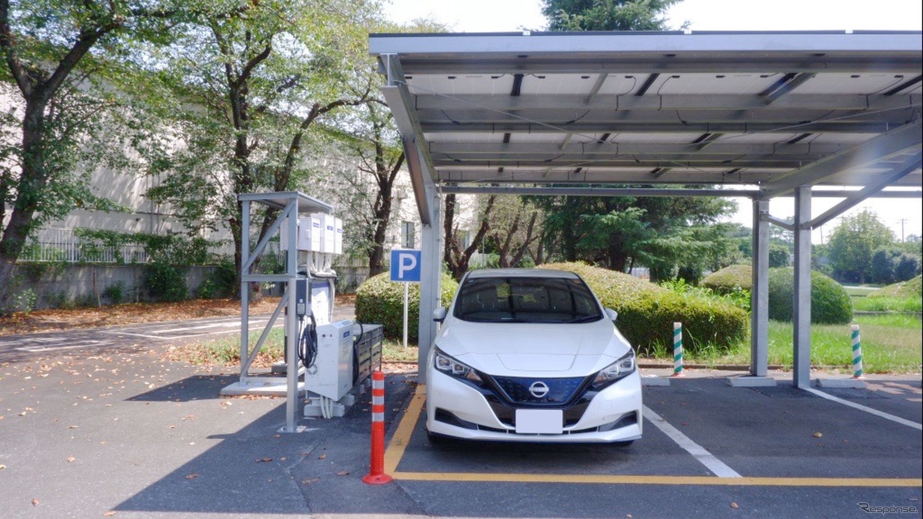 コスモ石油中央研究所に設置したソーラーカーポート、蓄電池、EV車両と充電設備