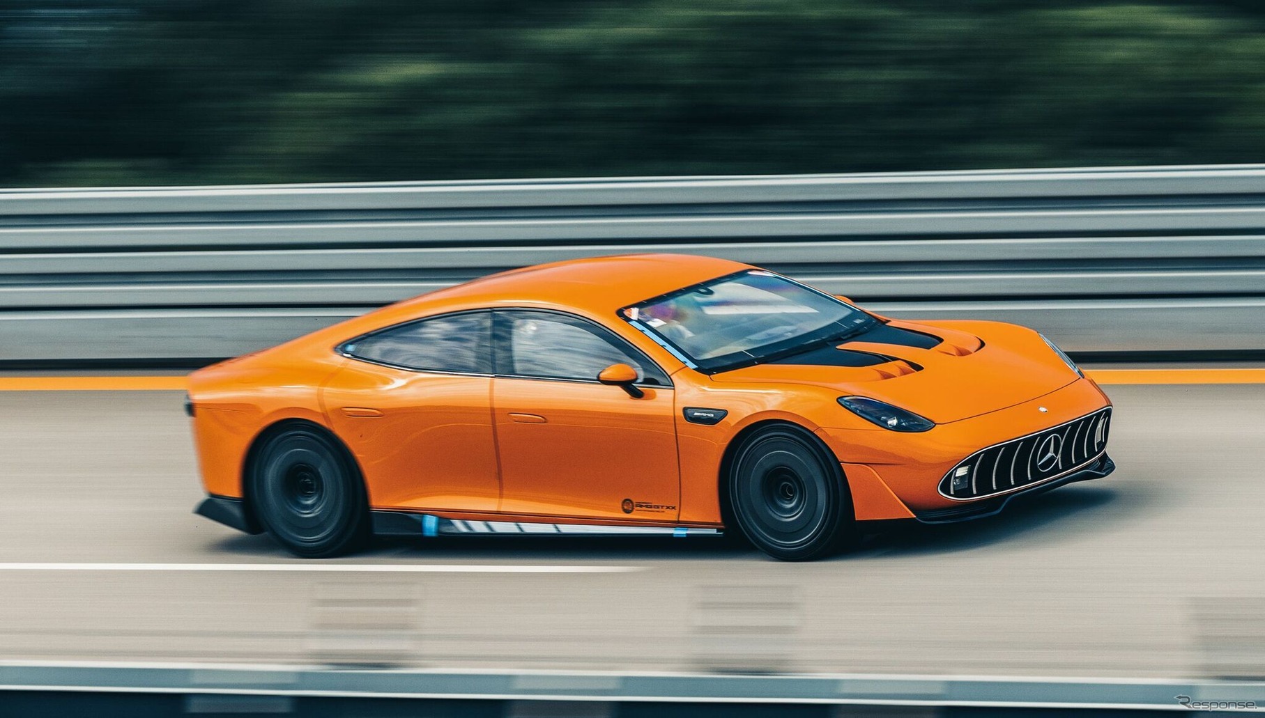 メルセデスAMGの次世代高性能EV『コンセプトAMG GT XX』が電気自動車の25の長距離記録を樹立