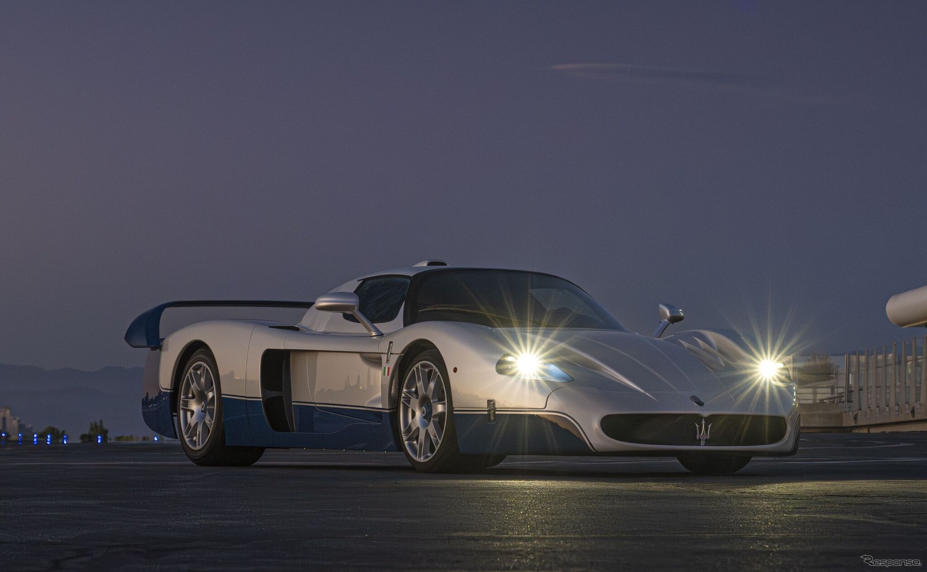 マセラティ『MC12ストラダーレ』