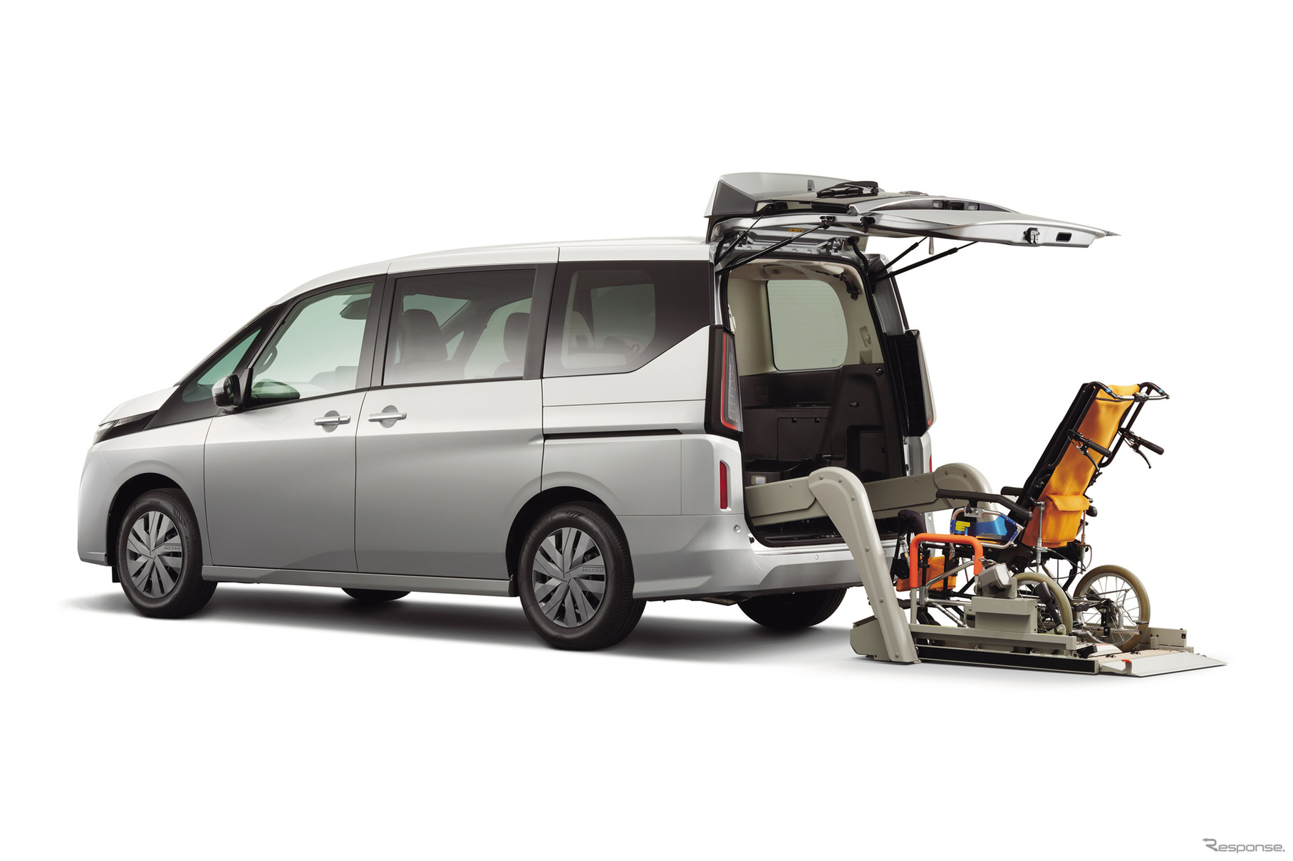 日産セレナの車いす仕様車