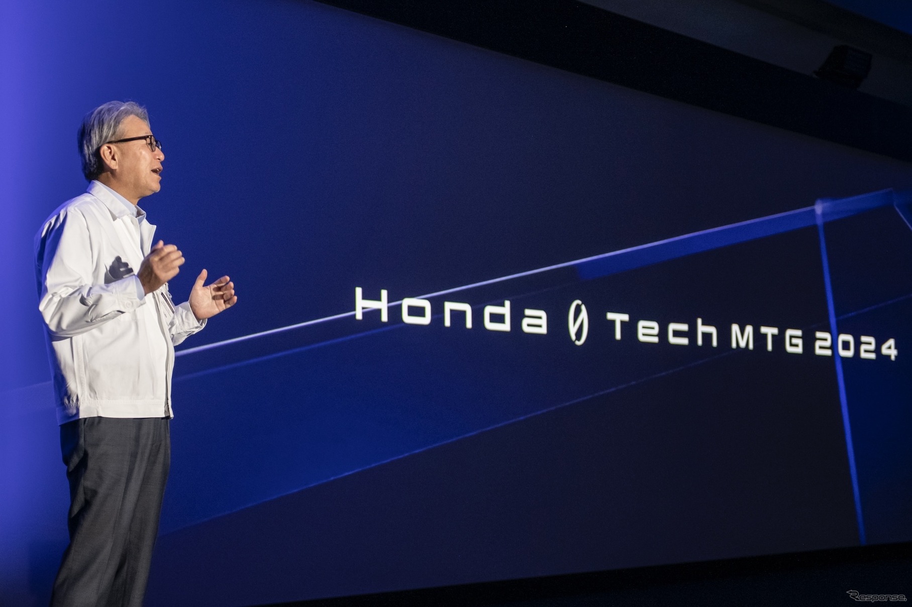 社長も着るホンダの白いユニフォーム