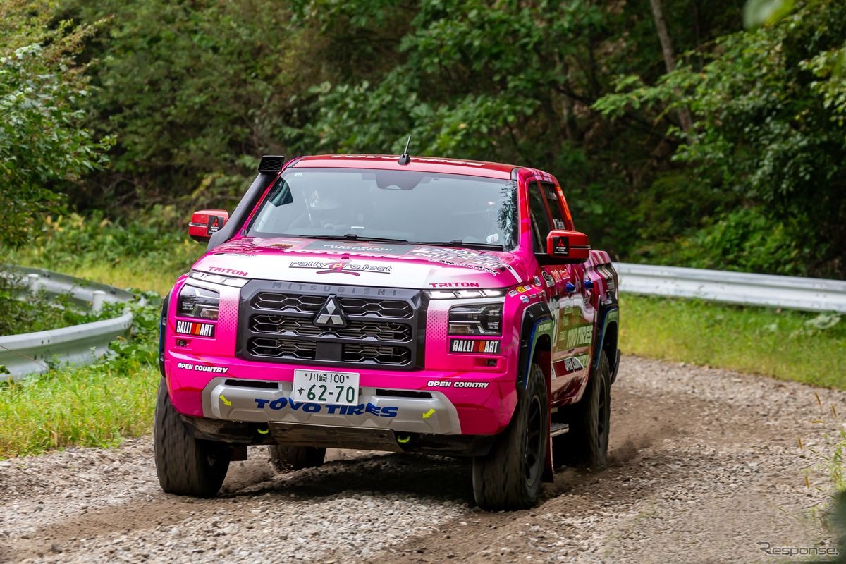 「圭rallyproject」 竹岡 圭 選手の三菱トライトン
