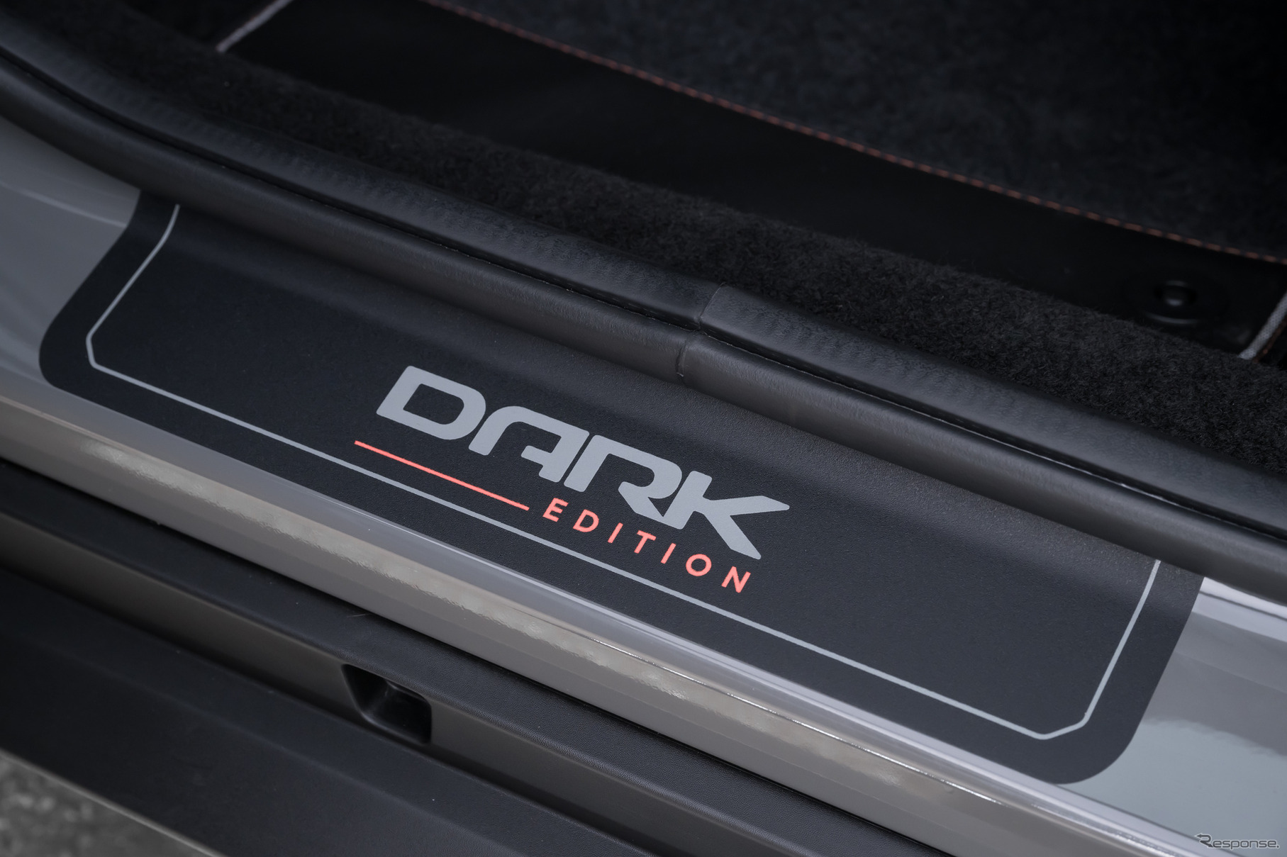 シトロエン・バサルトの「ダークエディション」