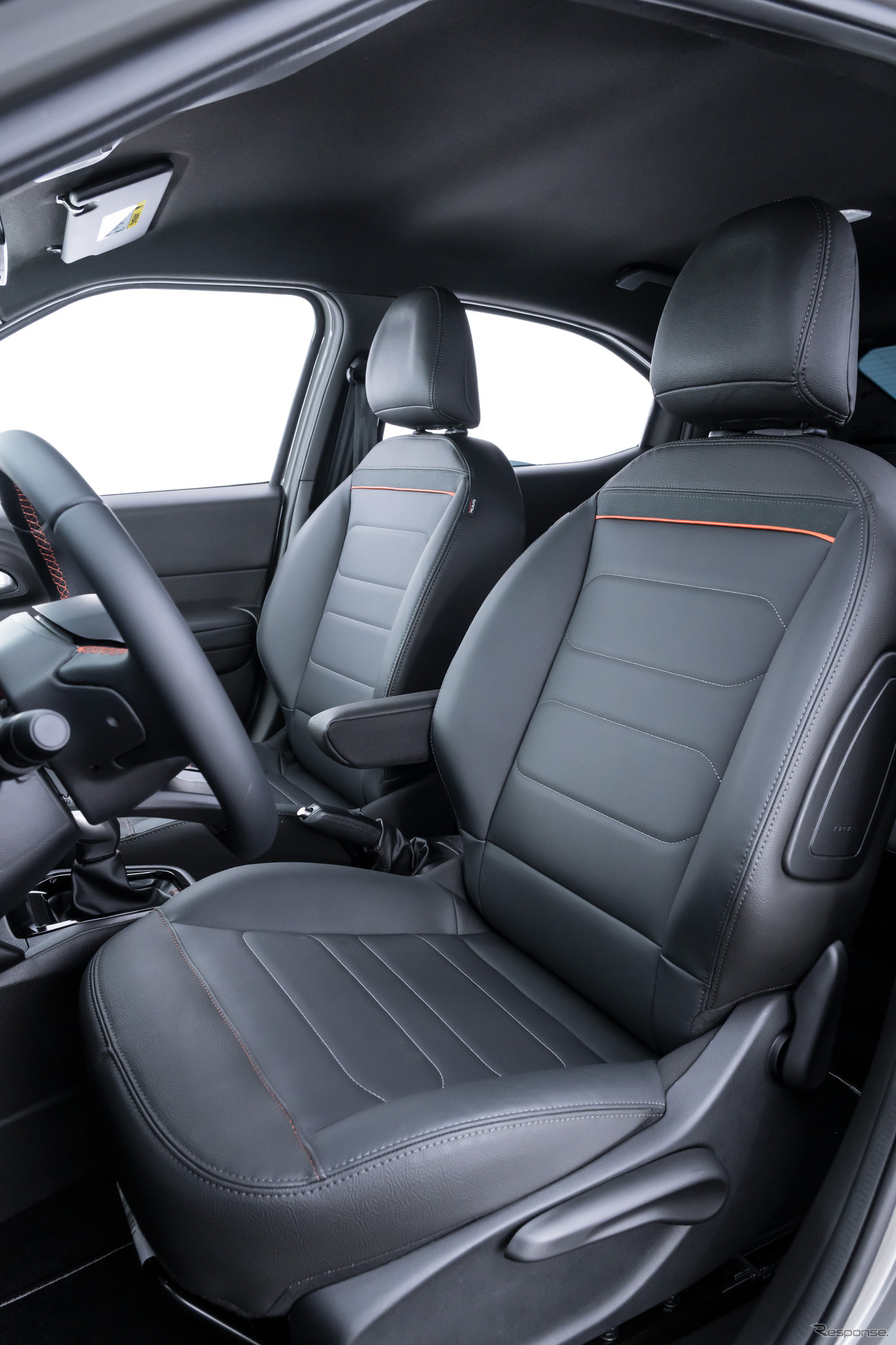 シトロエン・バサルトの「ダークエディション」