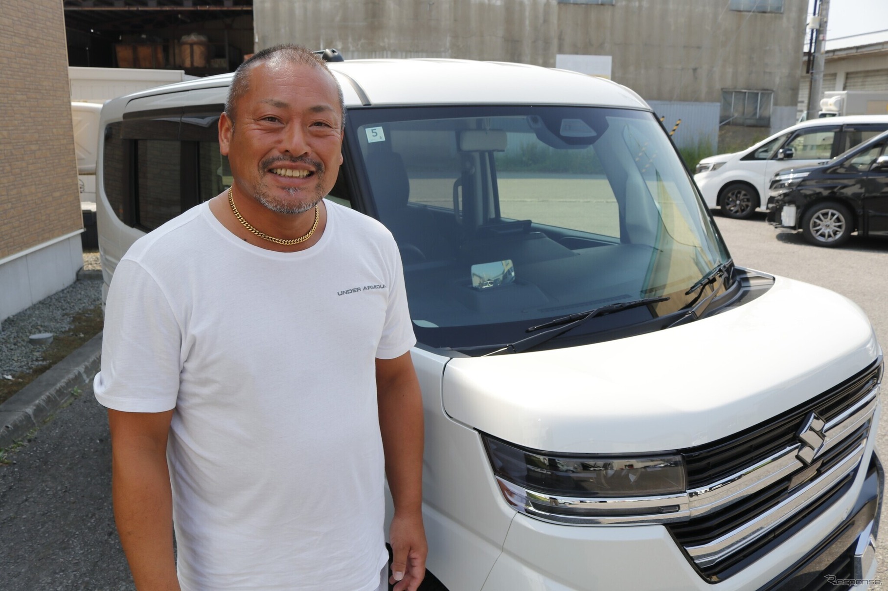 ピュアデジシステムの“足さない・引かない”ありのままのサウンドが好きだというオーナーの杉森さん。