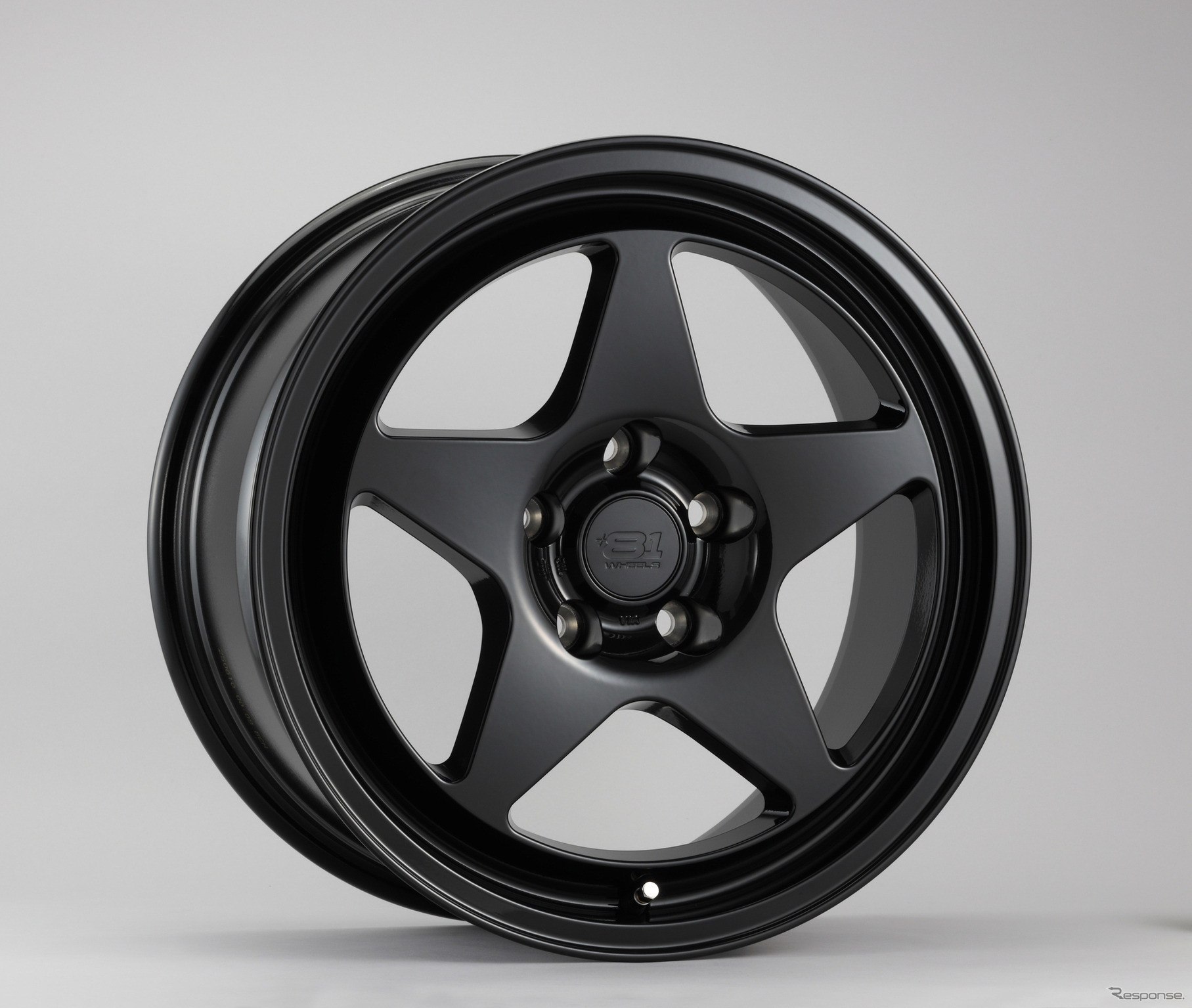 阿部商会「ラ・ストラーダ」ブランドの新型ホイール「+81Wheel」グロスブラック