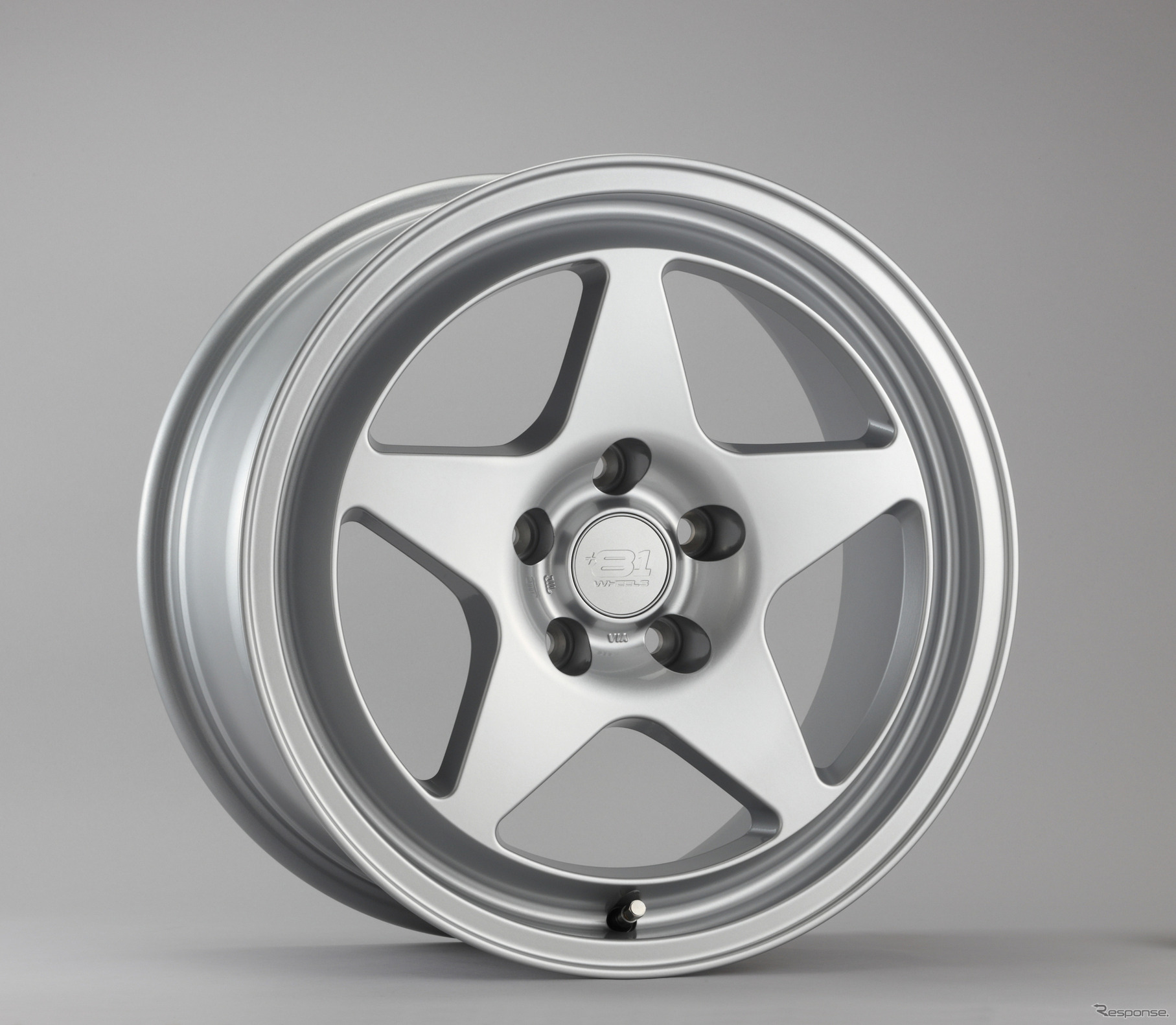 阿部商会「ラ・ストラーダ」ブランドの新型ホイール「+81Wheel」シルバー