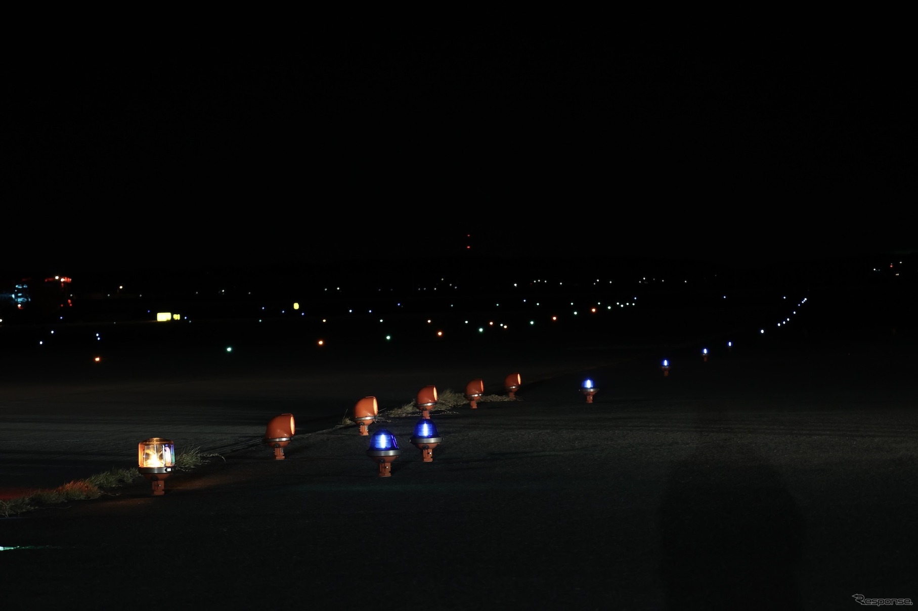滑走路ツアー（過去の模様）：航空灯火を間近で