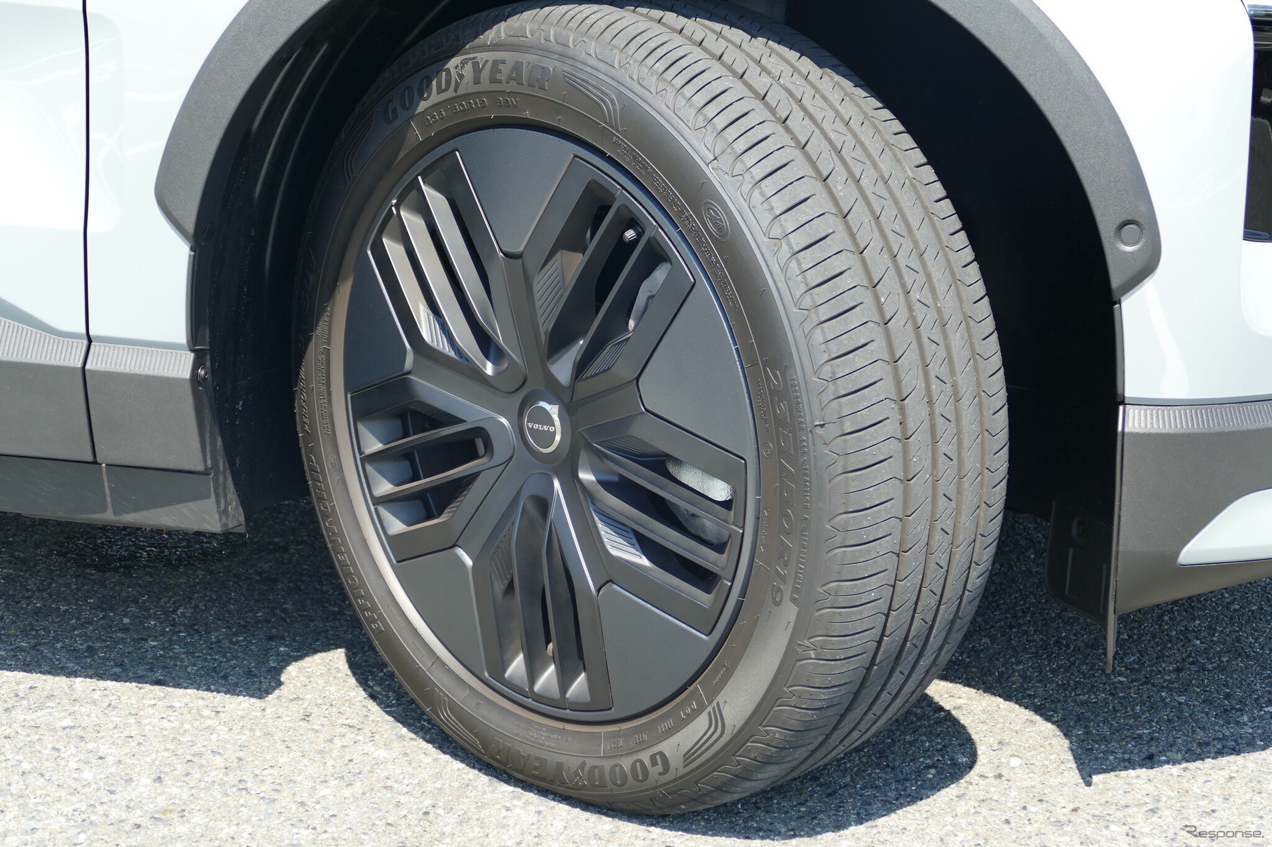 ボルボ EX30 Cross Country（クロスカントリー）