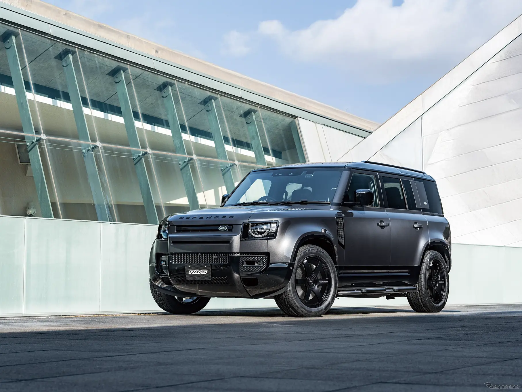 レイズ TE37GC セミグロスブラック × LAND ROVER DEFENDER