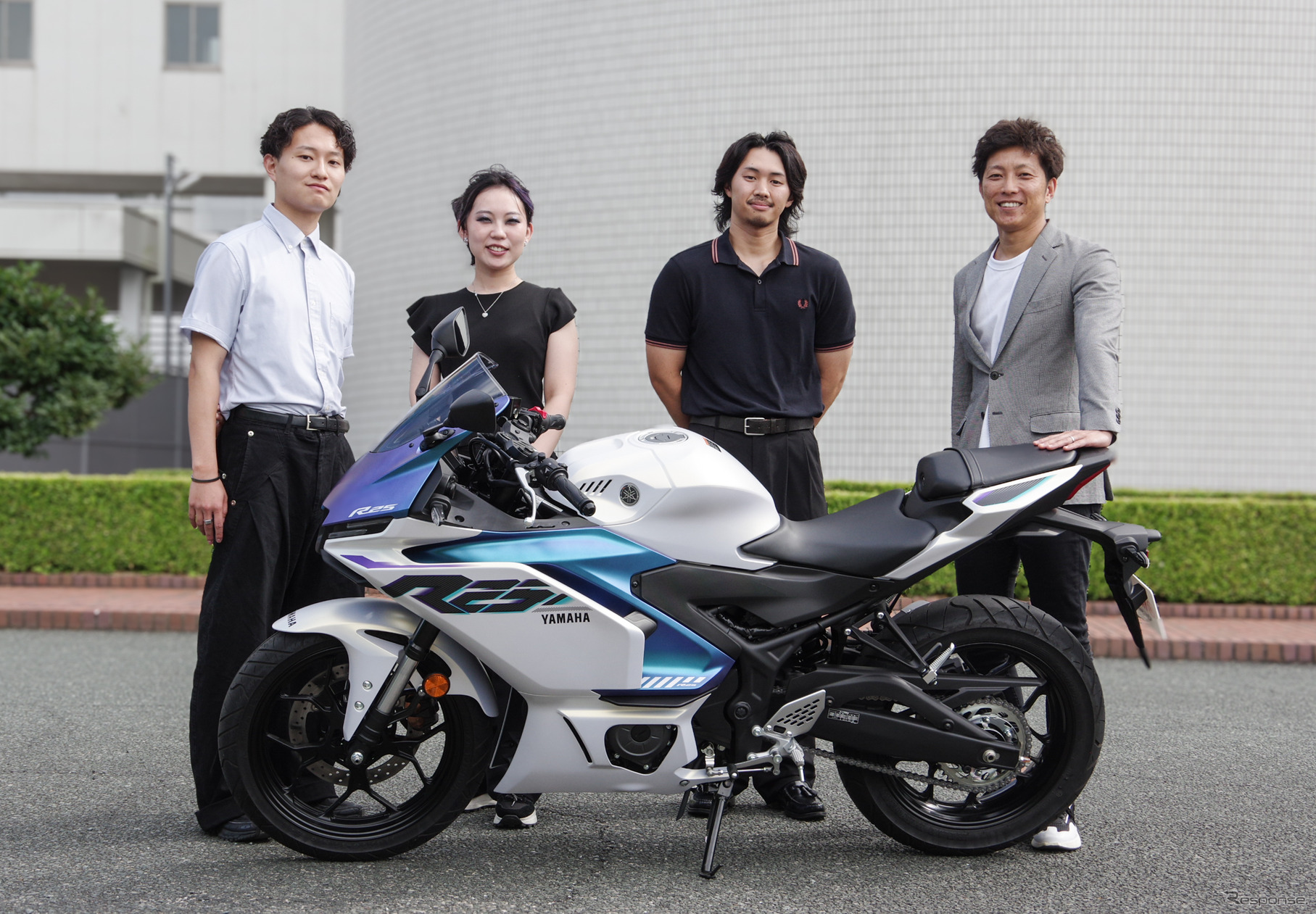 ヤマハ YZF-R25とデザイン＆カラー開発メンバー