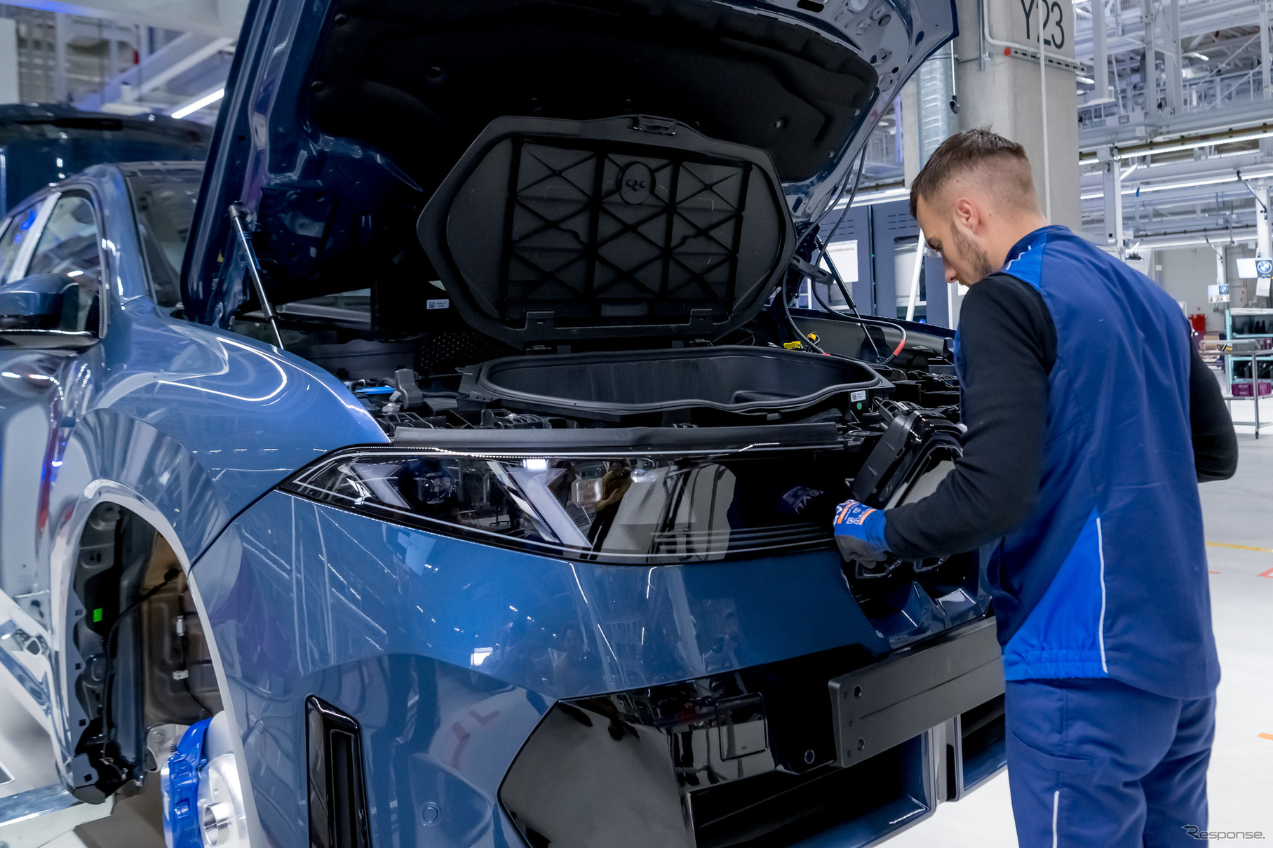 ハンガリーのデブレツェン工場で新型BMW『iX3』の量産を10月末に開始