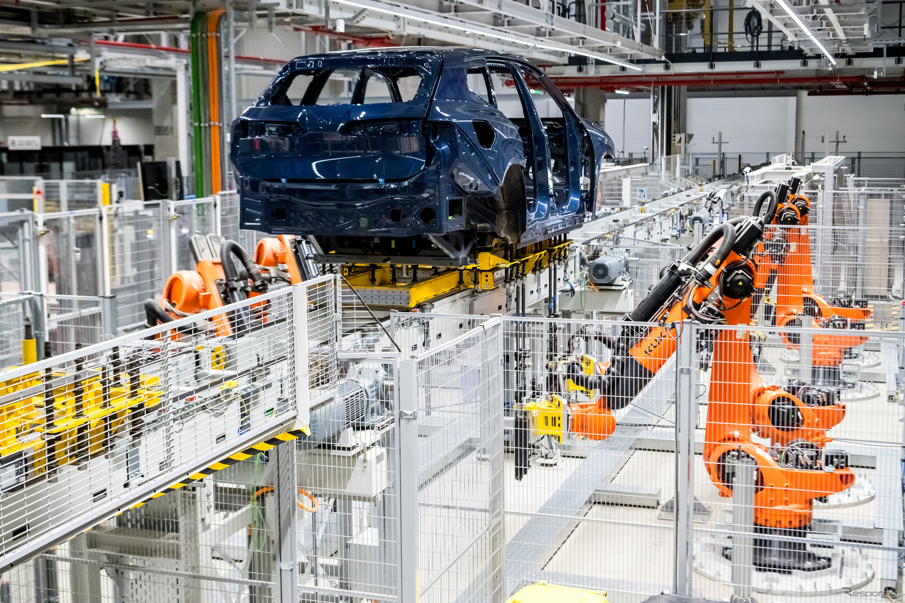 ハンガリーのデブレツェン工場で新型BMW『iX3』の量産を10月末に開始