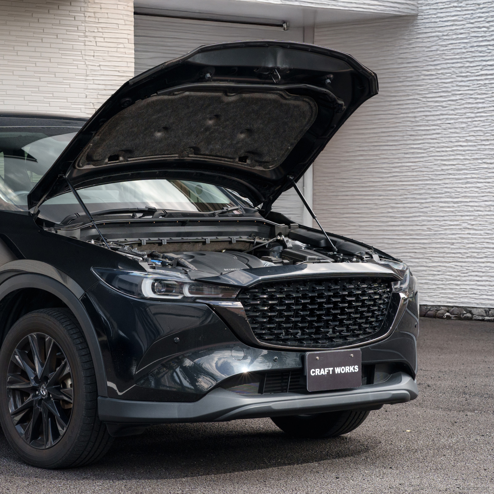 クラフトワークスのマツダ『CX-5/CX-8』専用「ボンネットダンパー」