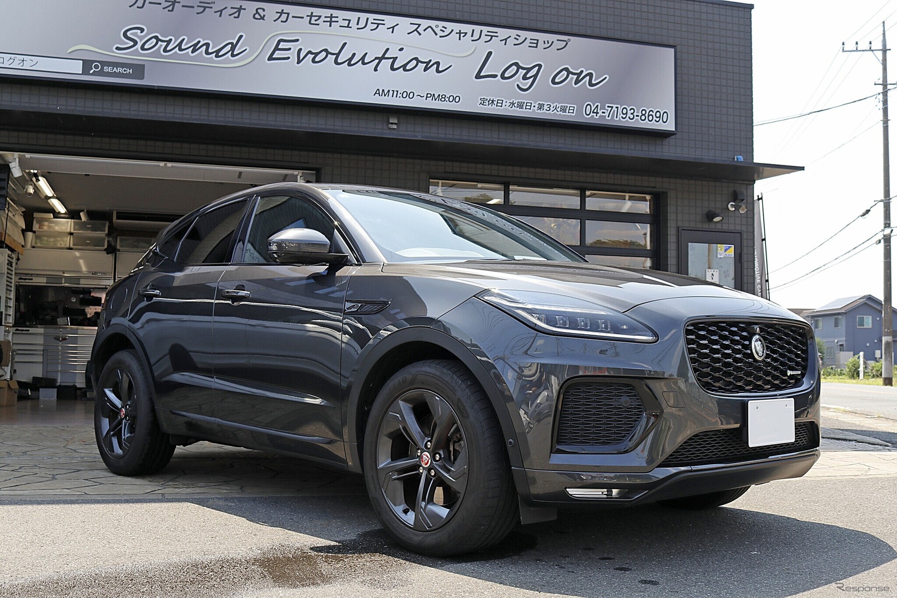 純正機能を損なうこと無く高音質化することをテーマにしたジャガー E-PACE。ラゲッジの積載性も純正並みをキープする。