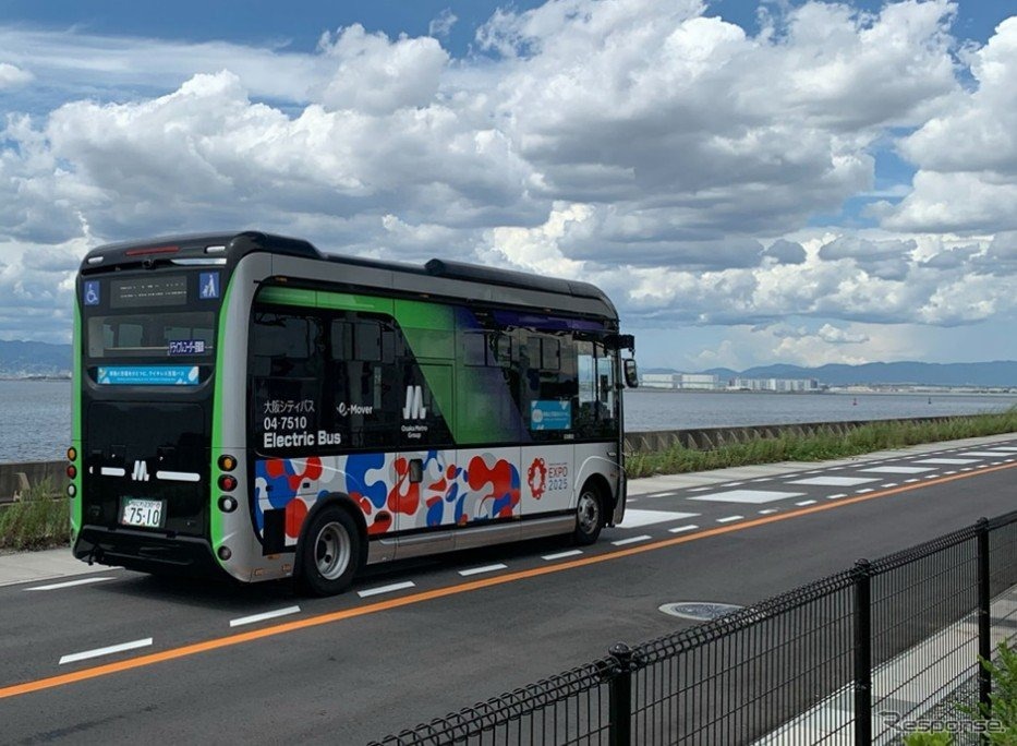 会場内の走行中給電の様子