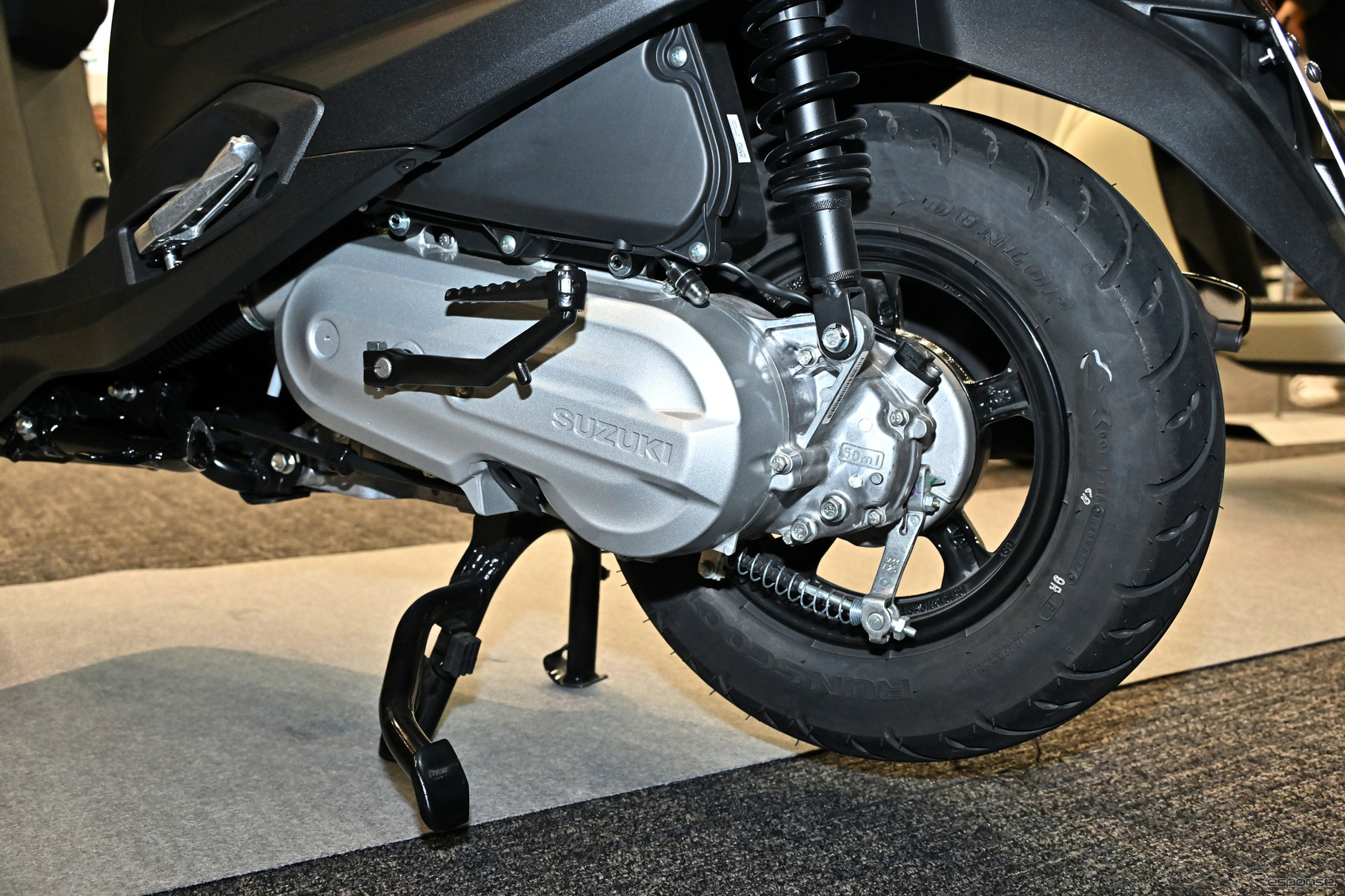 キックスターターも従来通り標準装備する新型アドレス125のエンジン