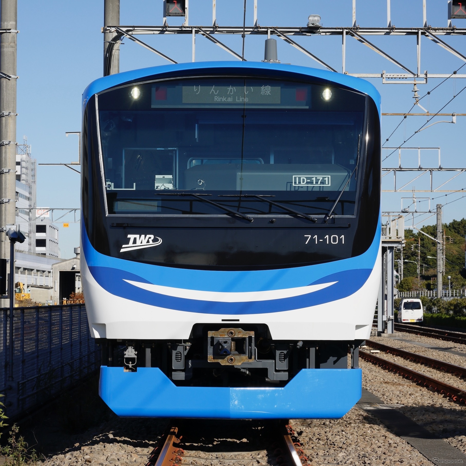71-000形