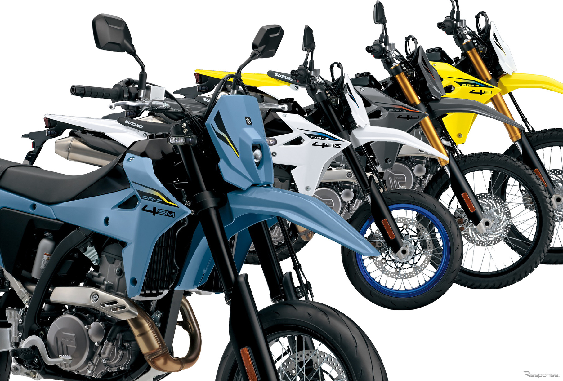 スズキ DR-Z4SM（手前2台）とスズキ DR-Z4S（奥2台）