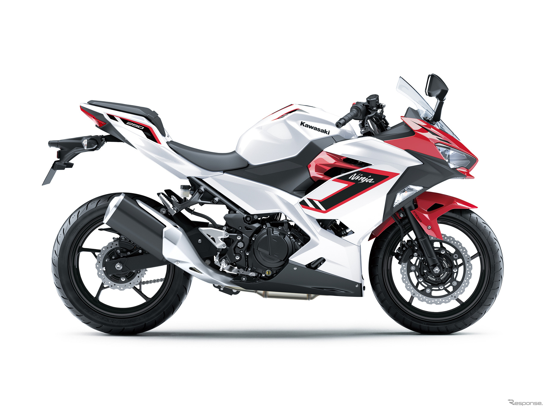 カワサキ Ninja 250（ギャラクシーシルバー×キャンディパーシモンレッド）