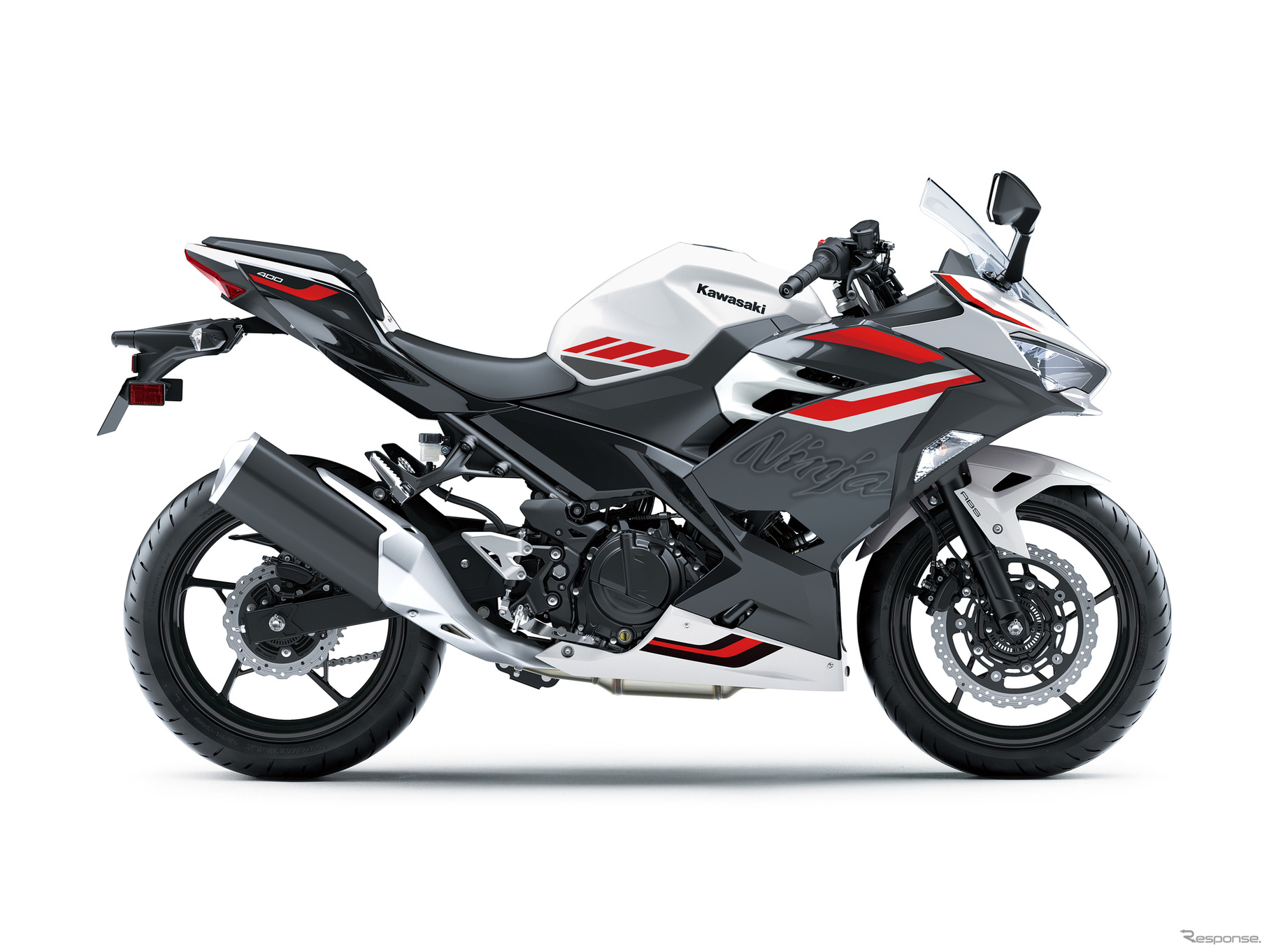 カワサキ Ninja 400 2026年モデル（パールロボティックホワイト×メタリックマグネティックダークグレー）