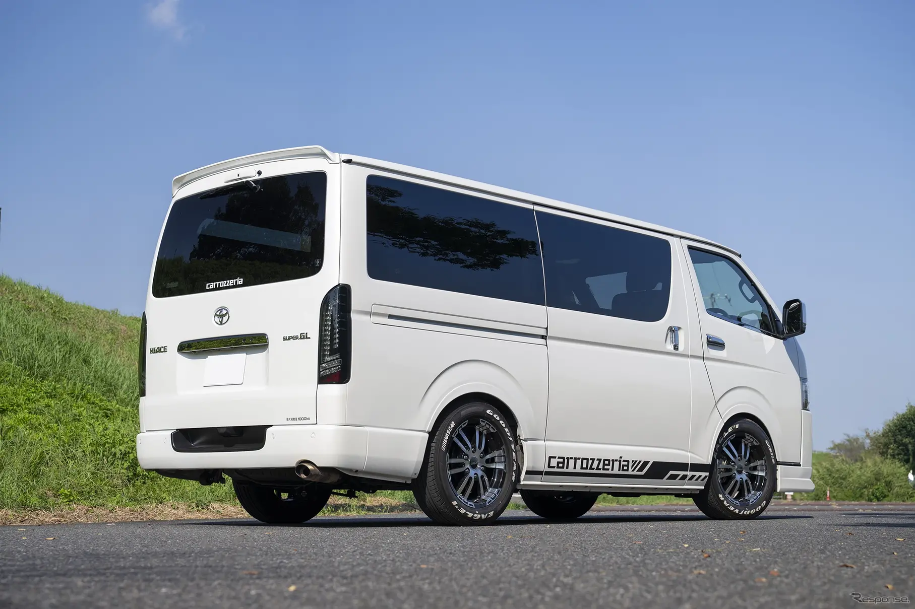 carrozzeriaデモカーのハイエース