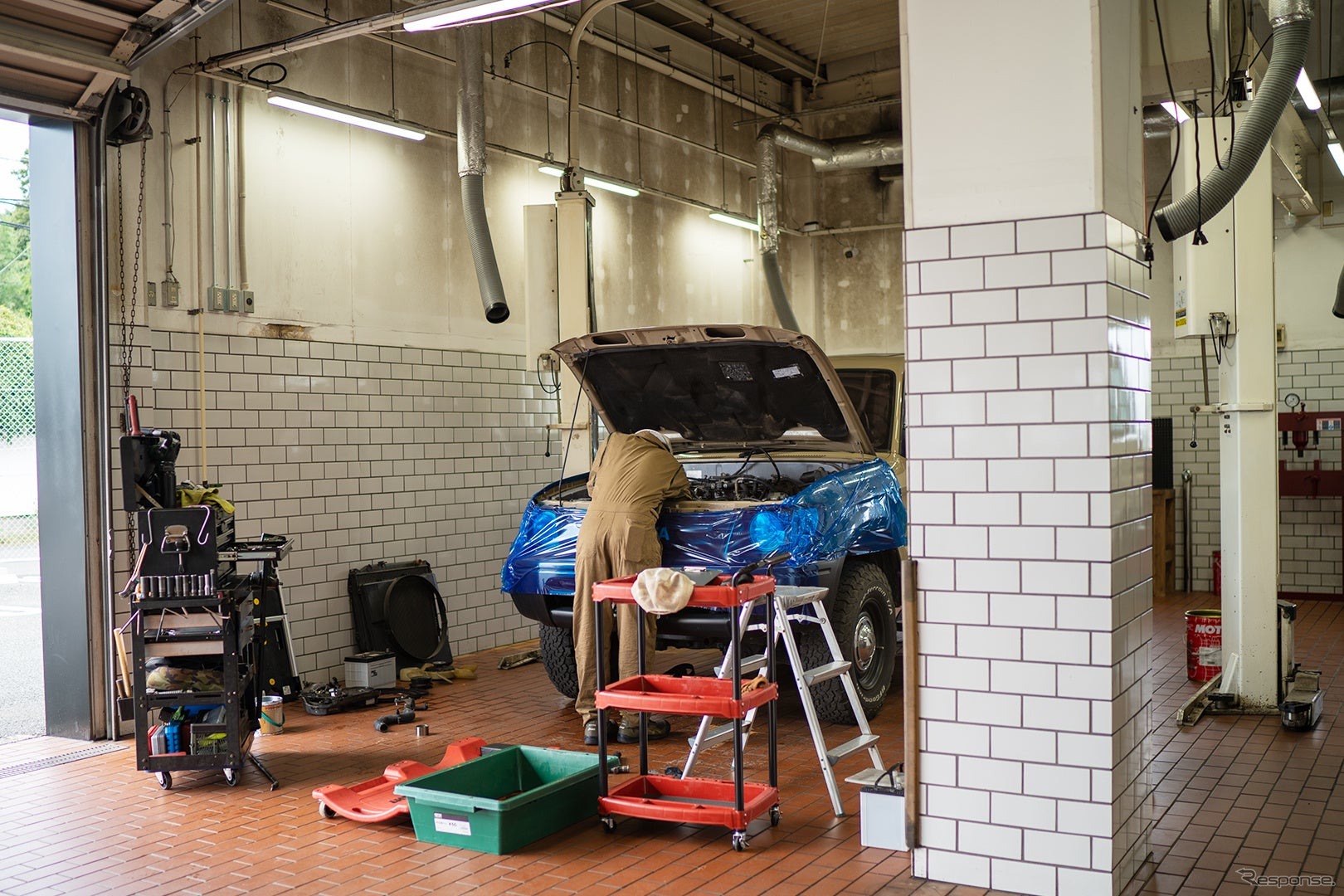 ランドクルーザーの重整備を専門的に行う自動車整備工場「FLEXテクニカルセンター埼玉支店」
