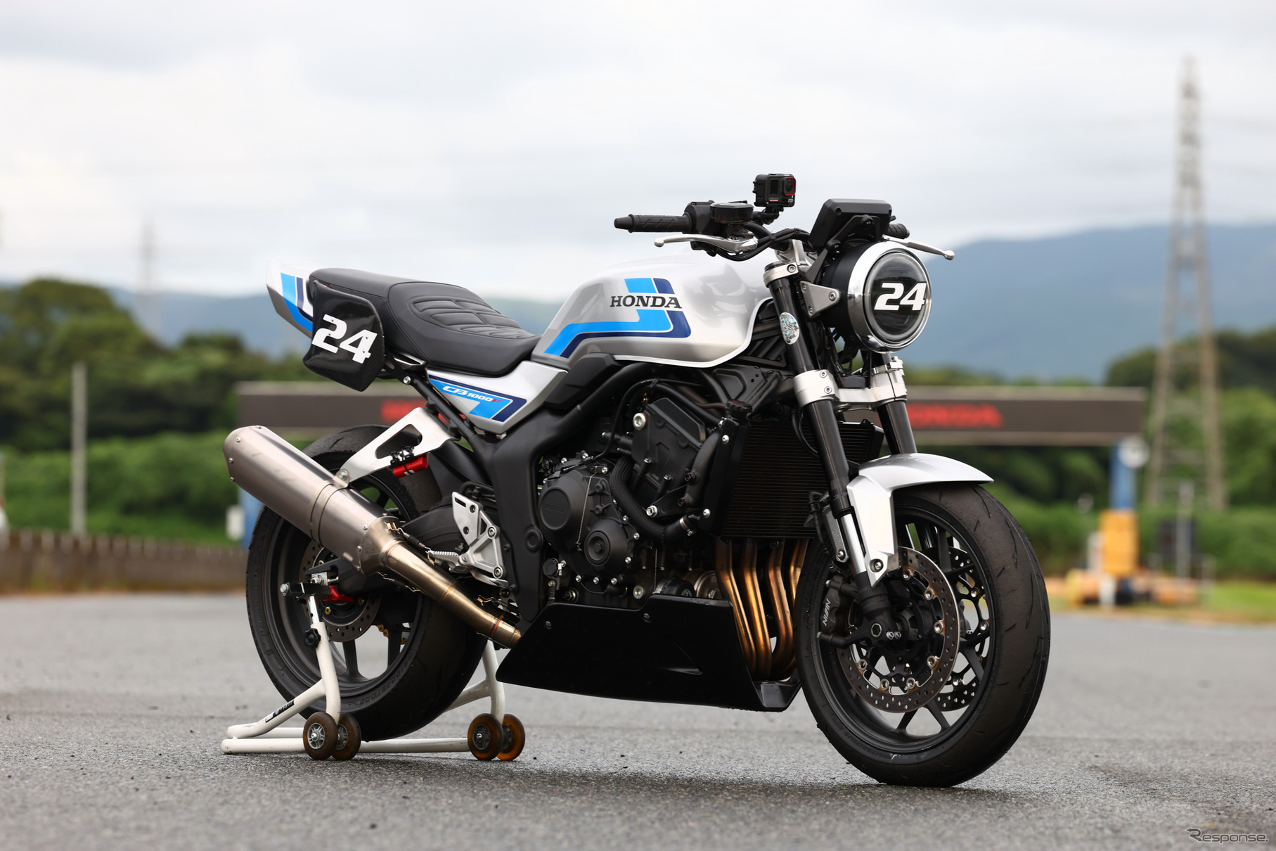「鉄馬レース」に参戦したホンダ『CB1000F Concept』