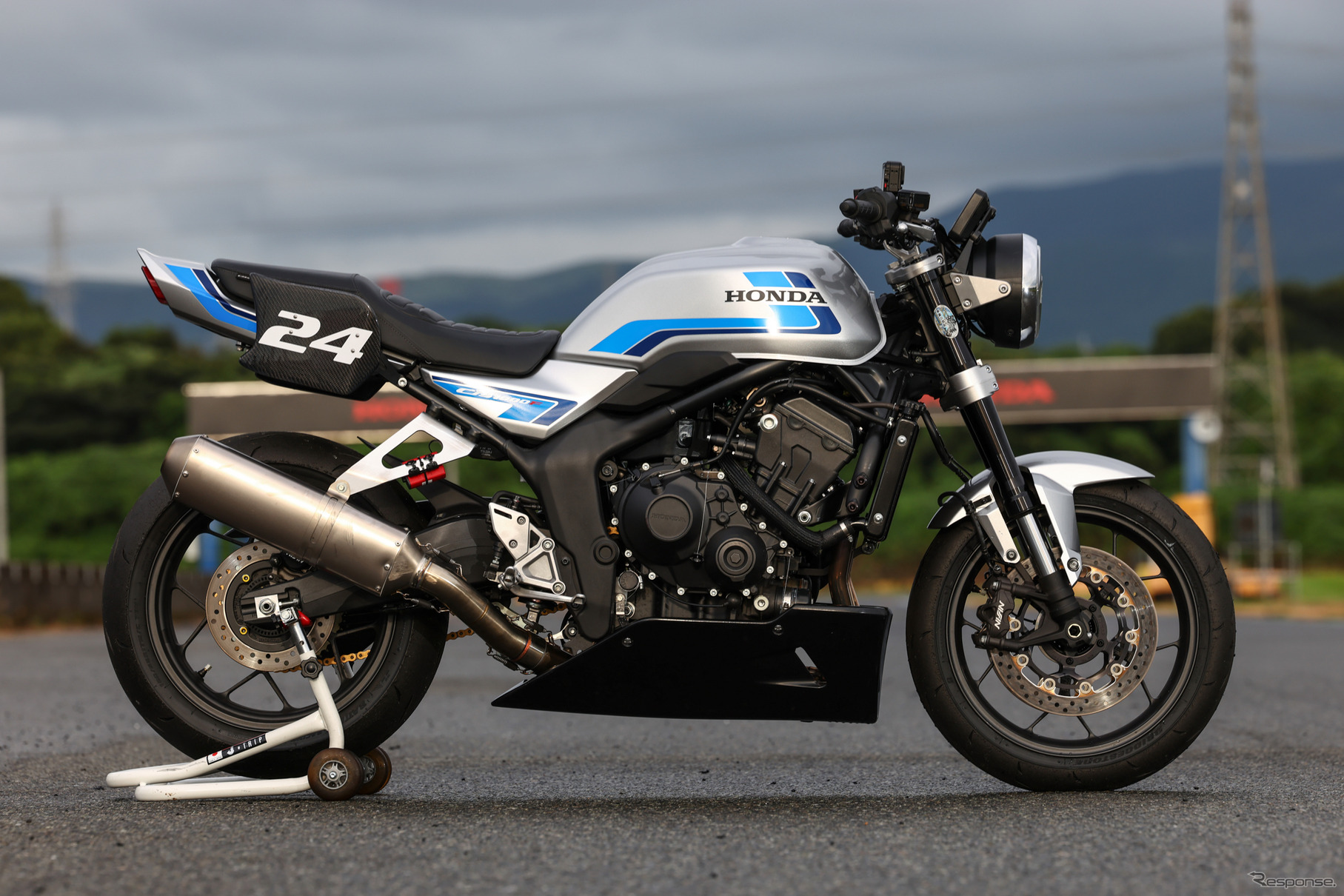 「鉄馬レース」に参戦したホンダ『CB1000F Concept』