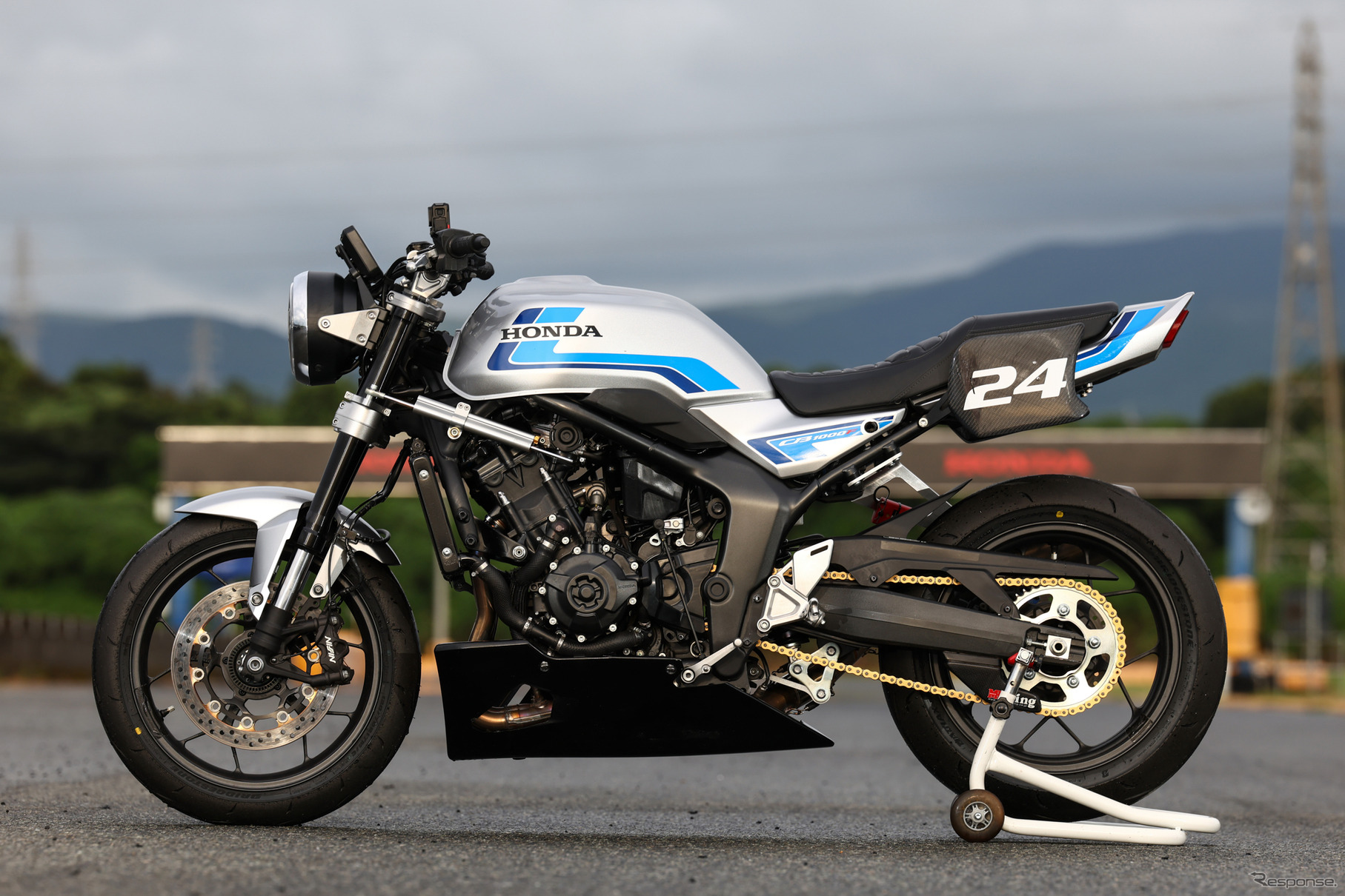 「鉄馬レース」に参戦したホンダ『CB1000F Concept』