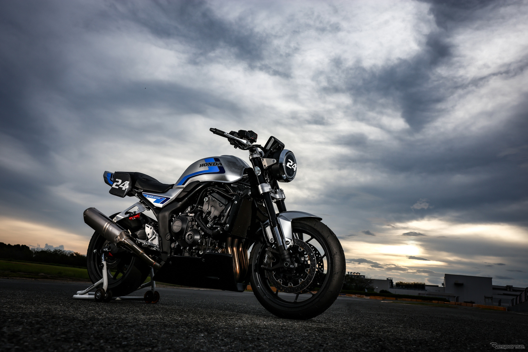 「鉄馬レース」に参戦したホンダ『CB1000F Concept』