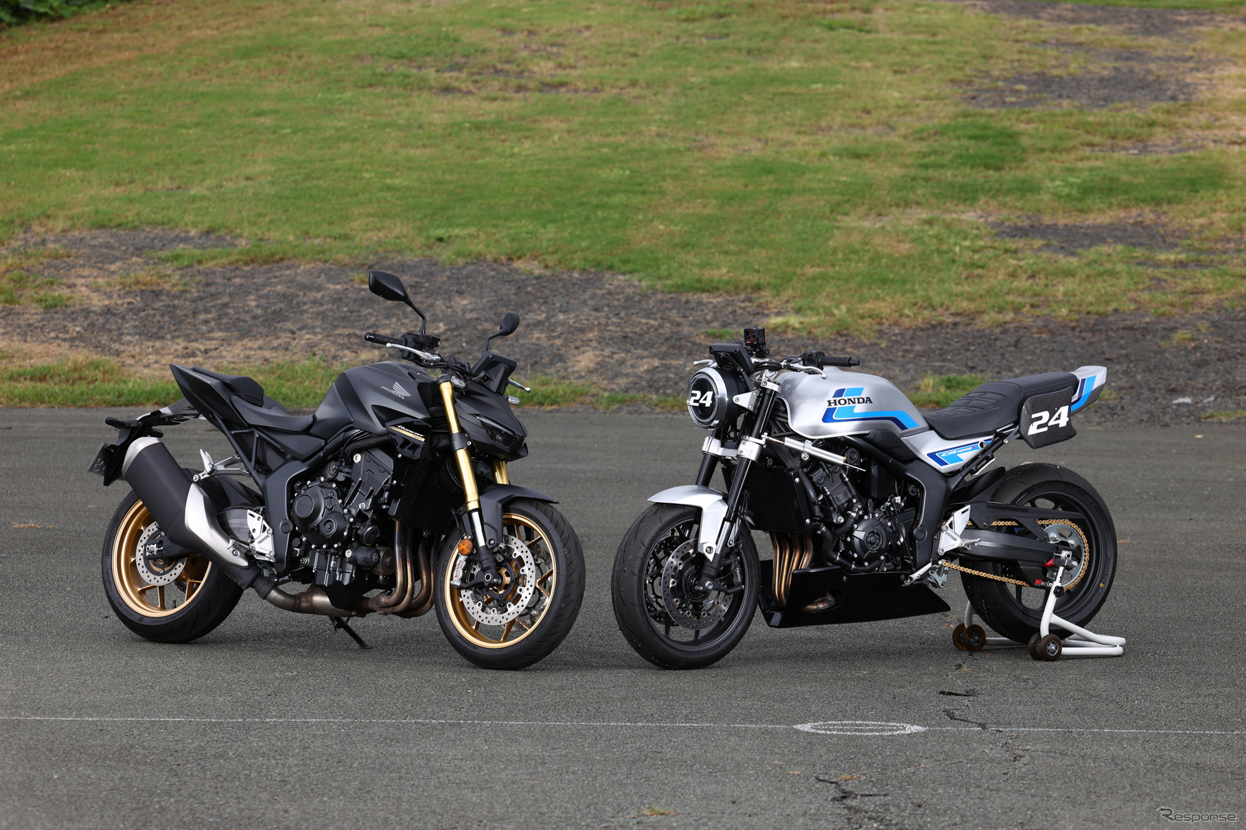 ホンダ『CB1000ホーネット』（左）と『CB1000F Concept』（右）