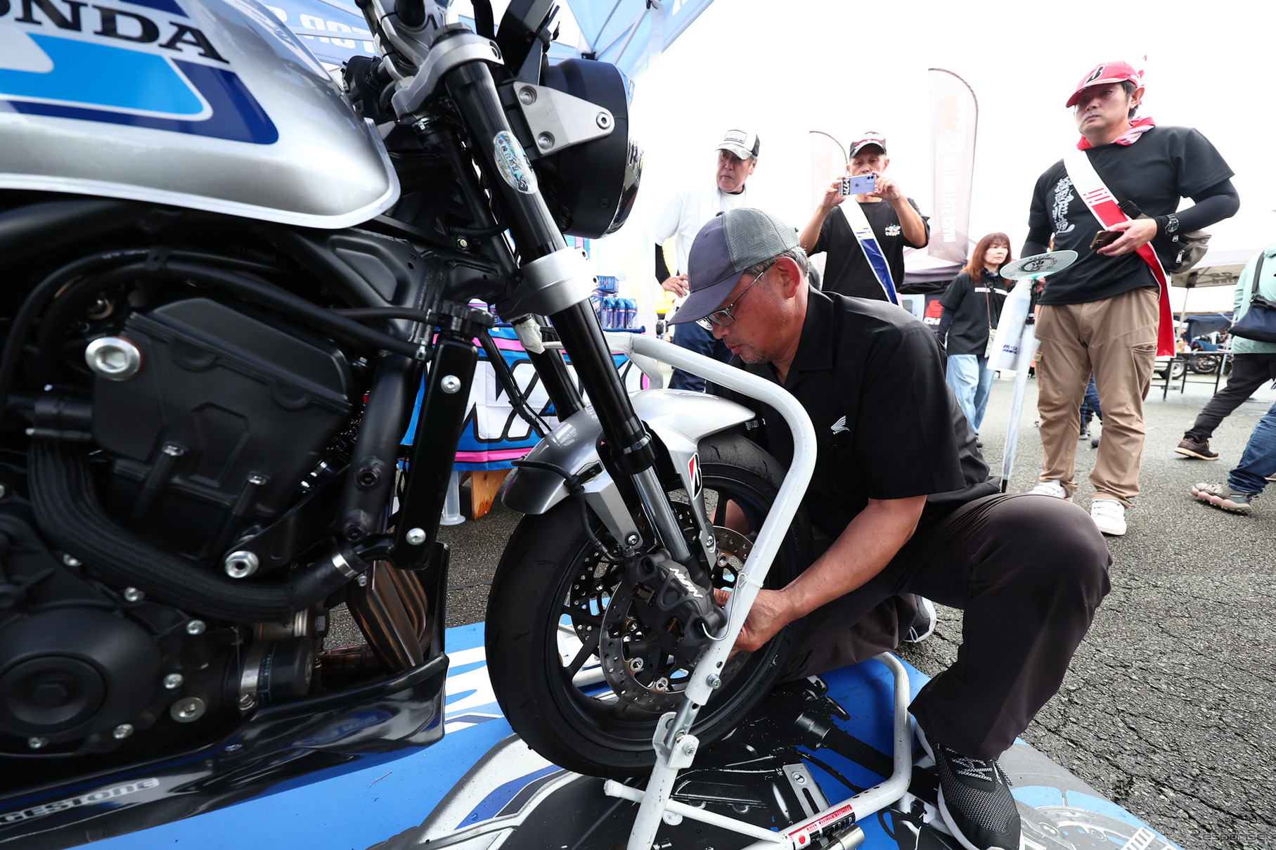 「鉄馬レース」に参戦したホンダ『CB1000F Concept』