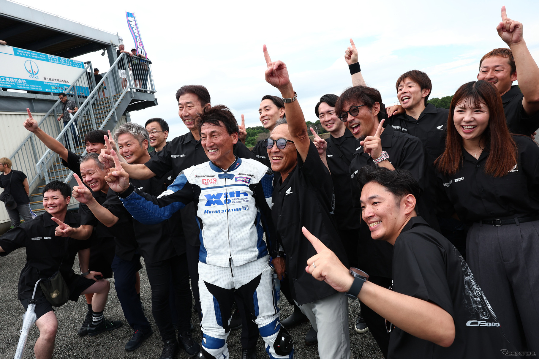 丸山浩氏とホンダのエンジニアチーム