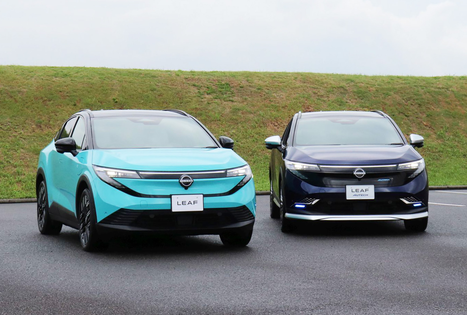 日産 リーフ 新型（左）とリーフ AUTECH 新型（右）
