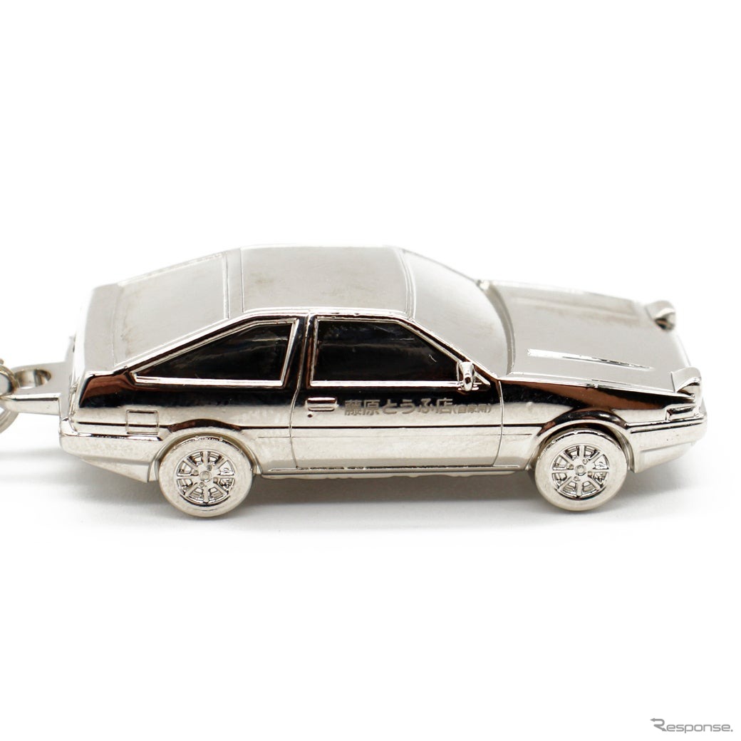 『頭文字D』の86トレノの3Dメタルキーチェーン