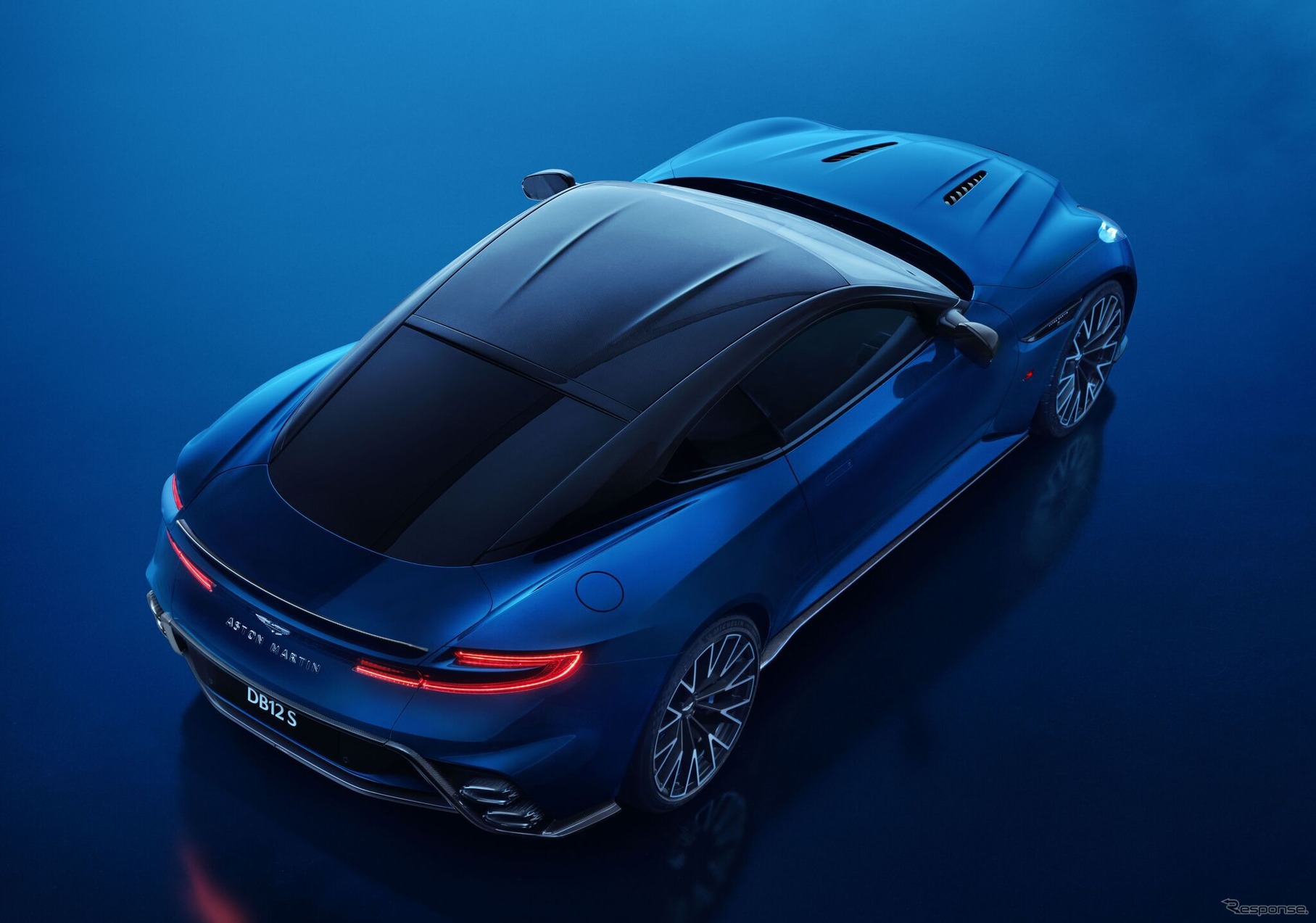 アストンマーティン DB12 S