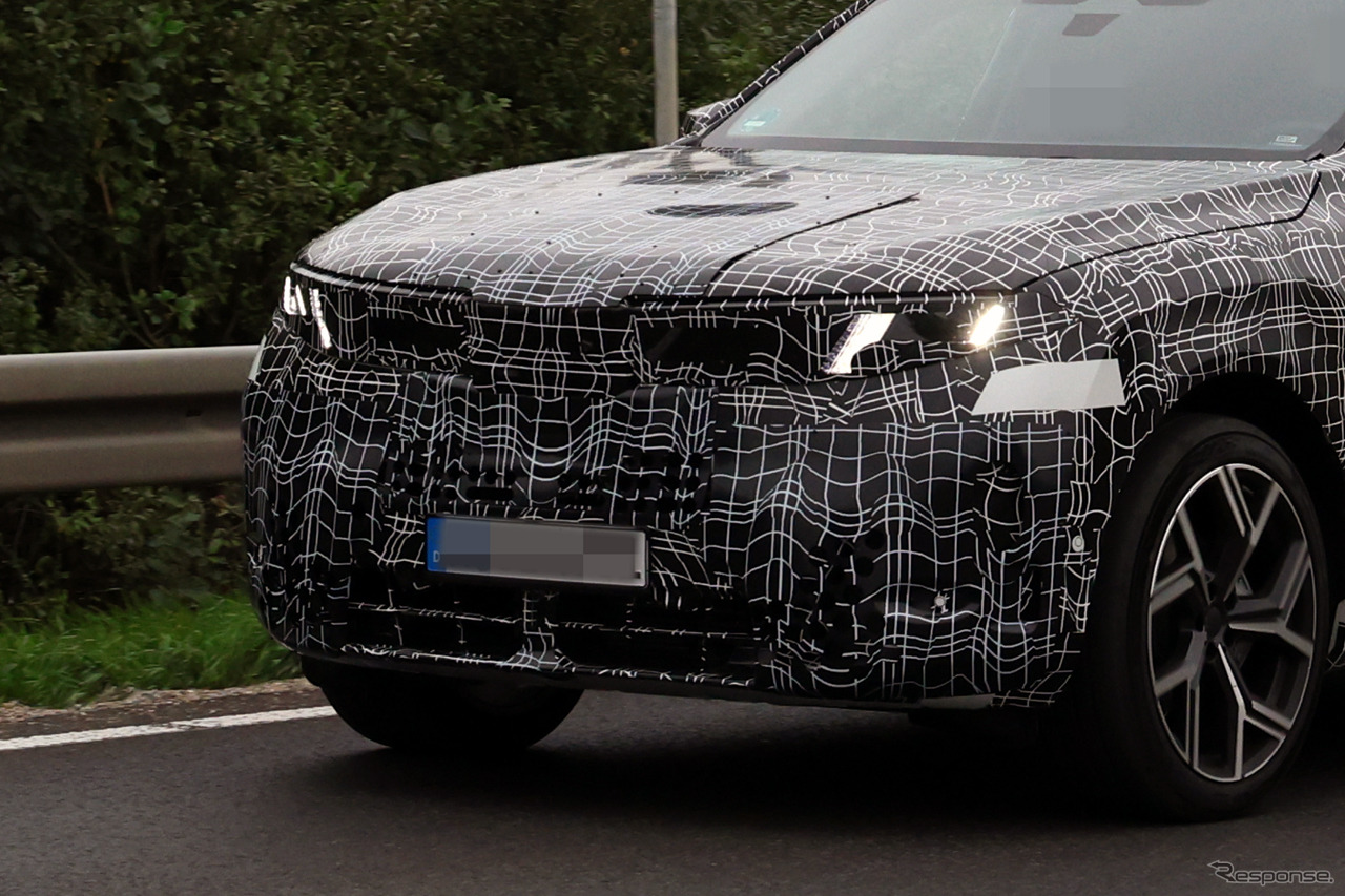 BMW iX5 次世代型のプロトタイプ