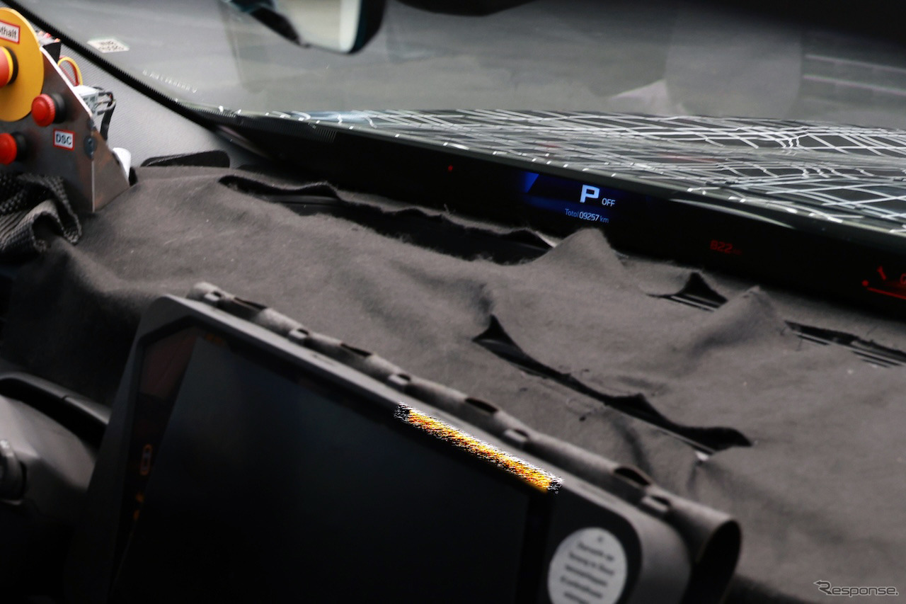 BMW iX5 次世代型のプロトタイプ