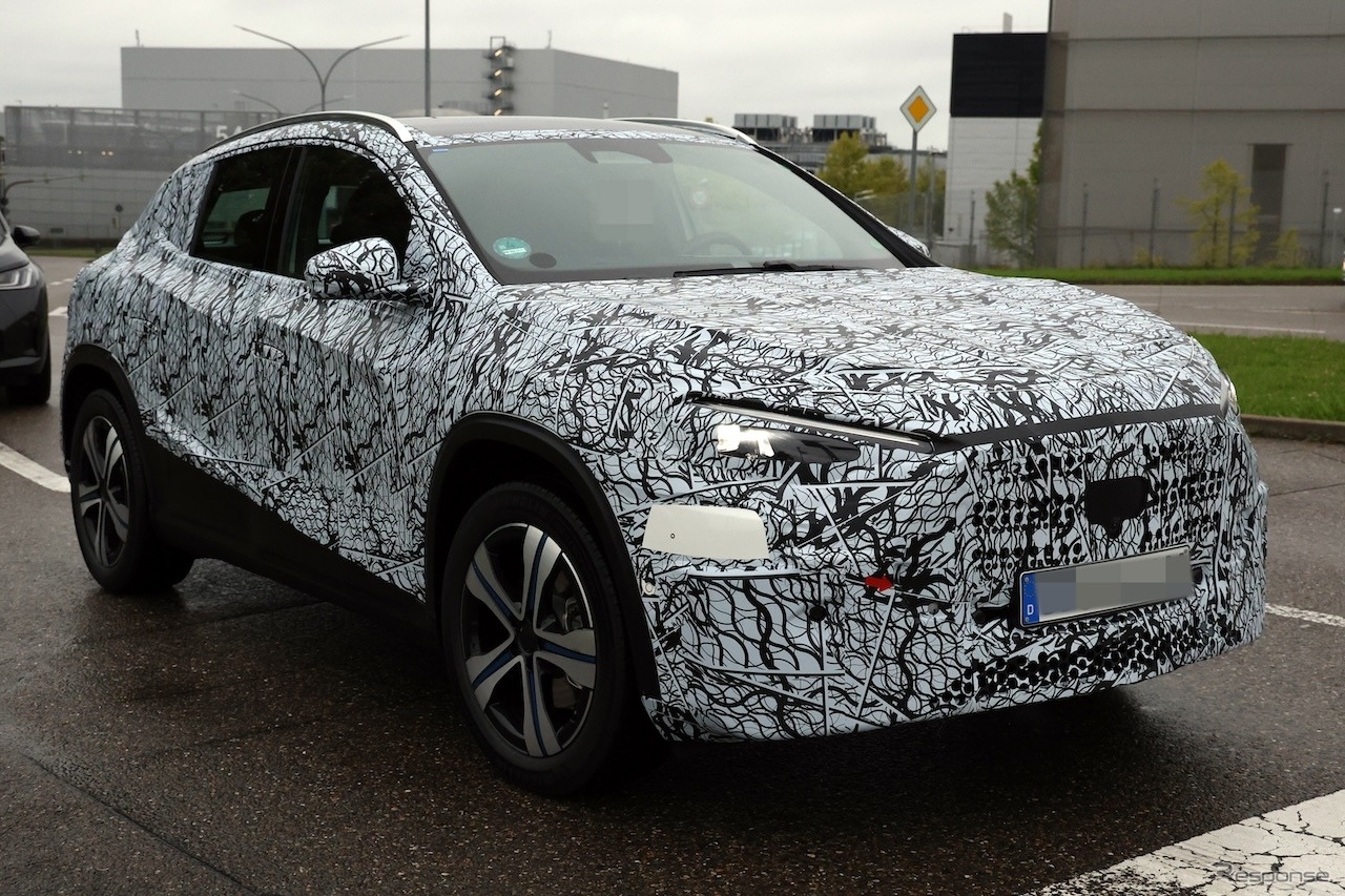 メルセデスベンツ GLA 次世代型のプロトタイプ