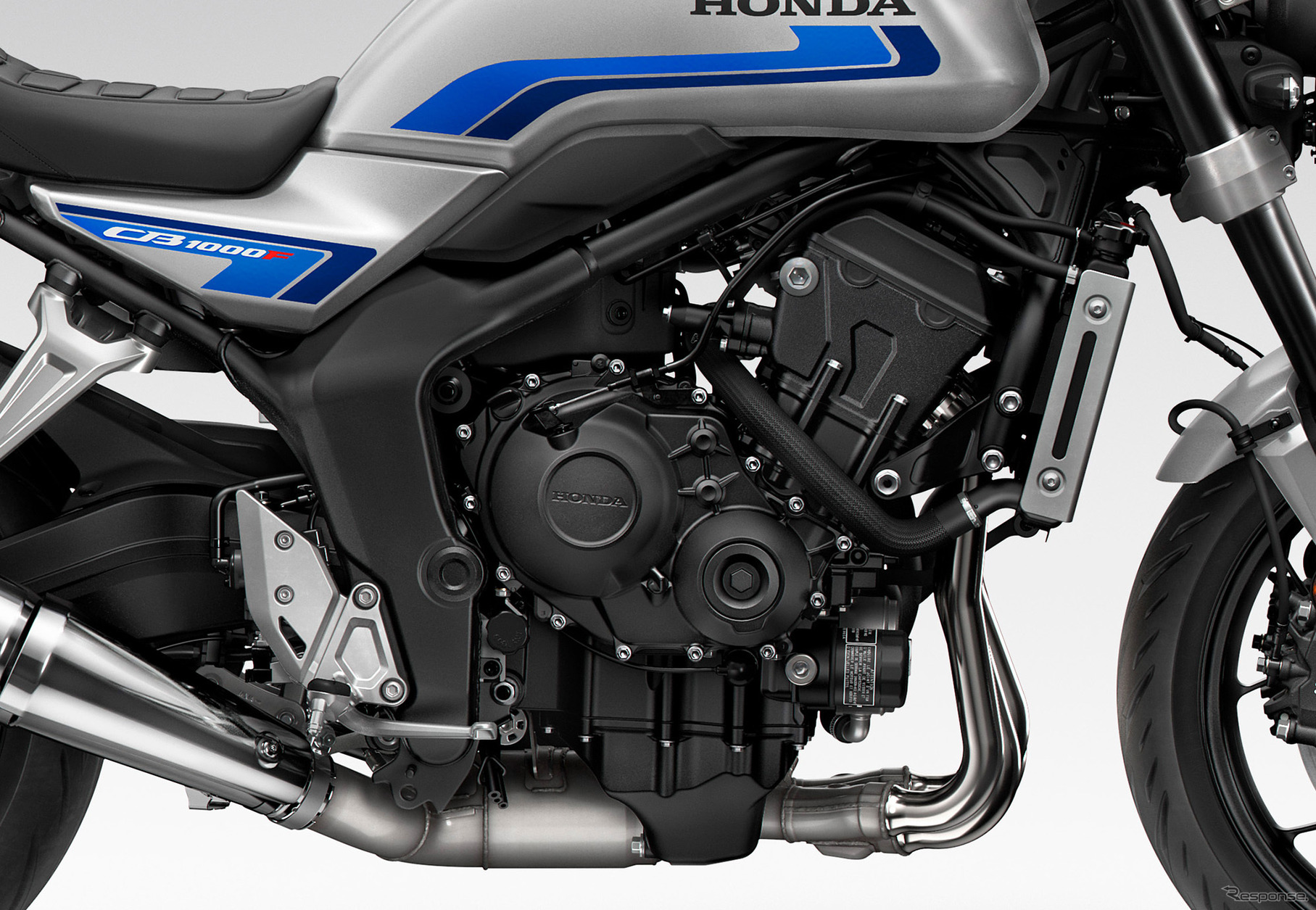 ホンダ CB1000Fの999cc水冷直列4気筒エンジン