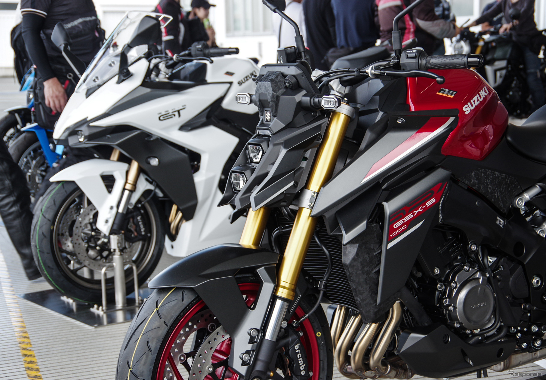 「GSX-S/R ミーティング 2025」で初公開された新型GSX-S1000（手前）とGSX-S1000GT（奥）