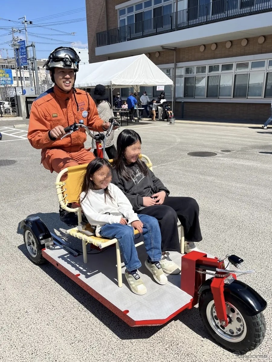 サカイサイクルのレスキューバイク：大人2人でも搬送可能