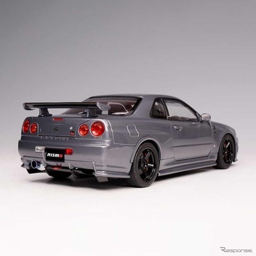 日産『スカイラインGT-R』（BNR34）の1/18スケールミニカー